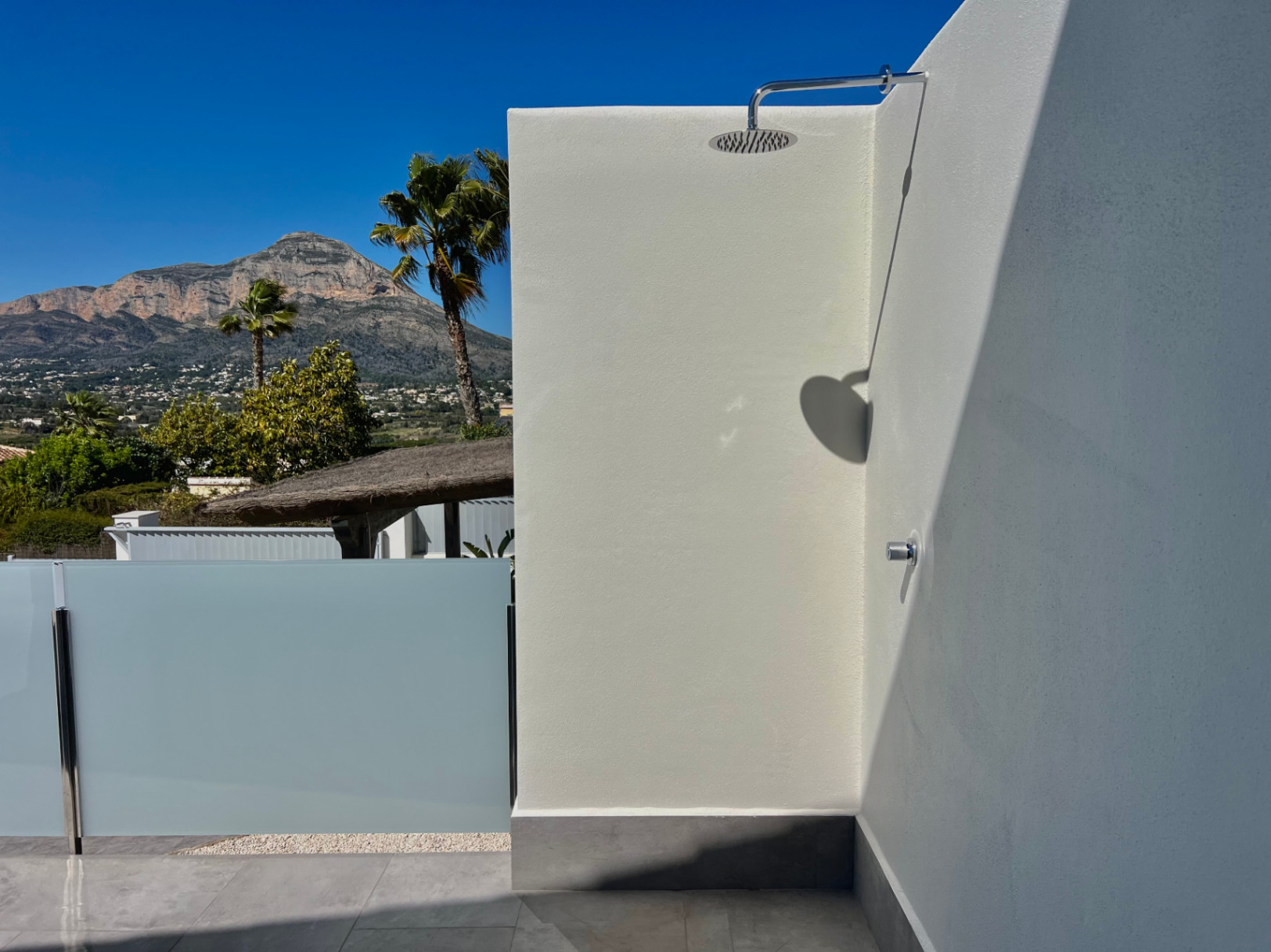 Villa con impresionantes vistas abiertas, recientemente terminada, 2026