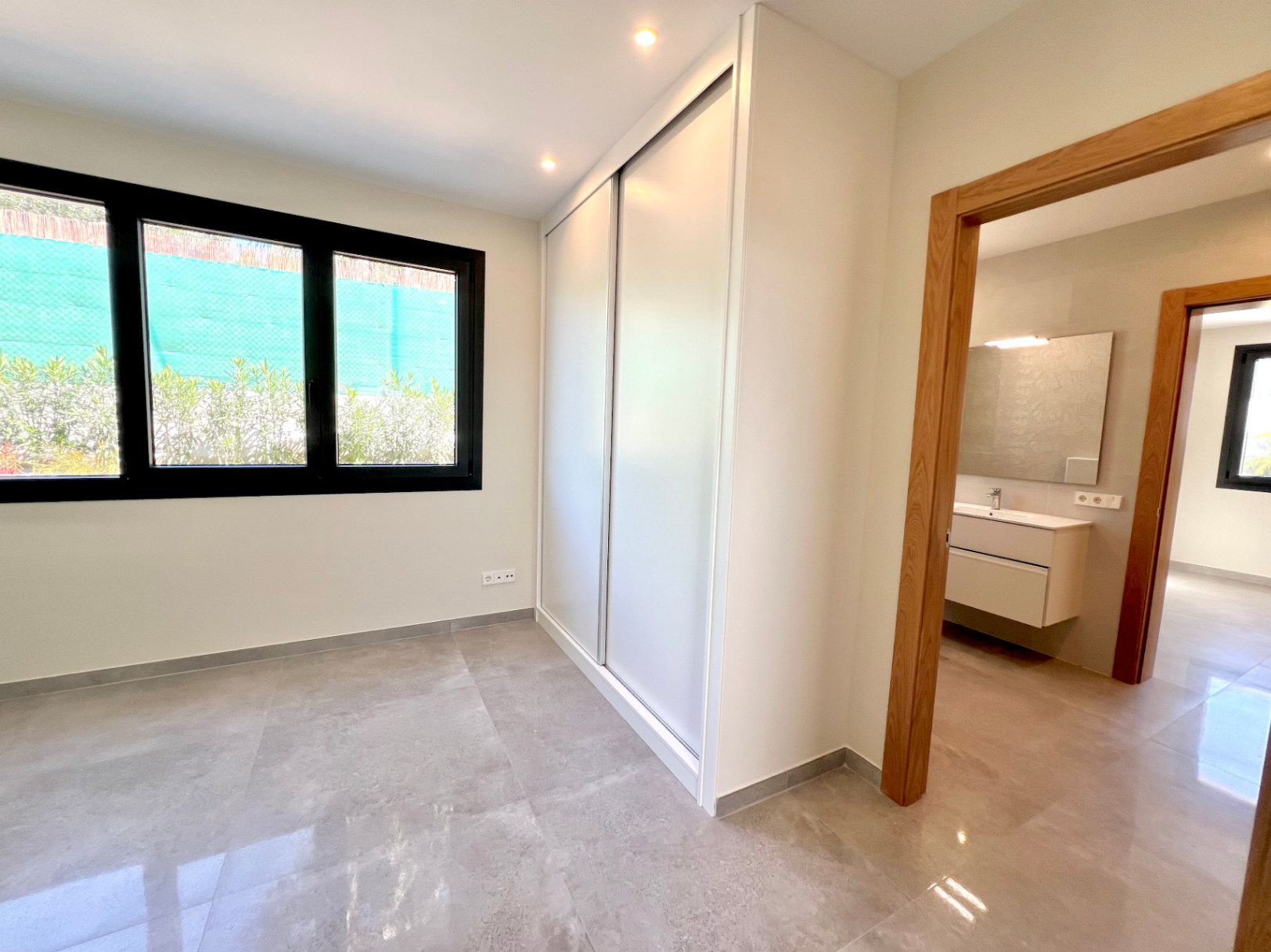 Villa con impresionantes vistas abiertas, recientemente terminada, 2026