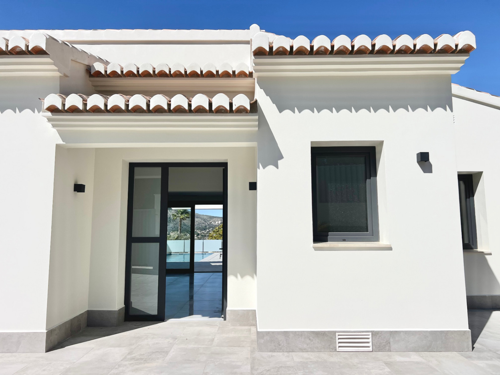Villa con impresionantes vistas abiertas, recientemente terminada, 2026