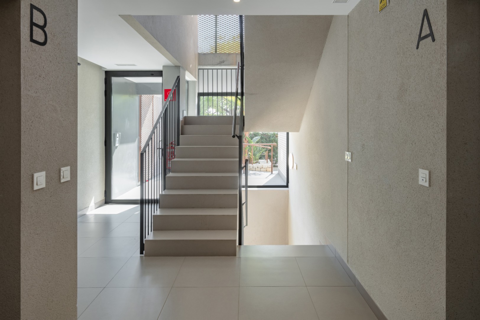 Charming ground floor just 350 meters from the sea in Jávea.