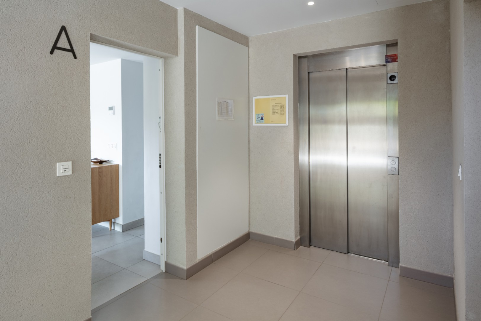 Charming ground floor just 350 meters from the sea in Jávea.