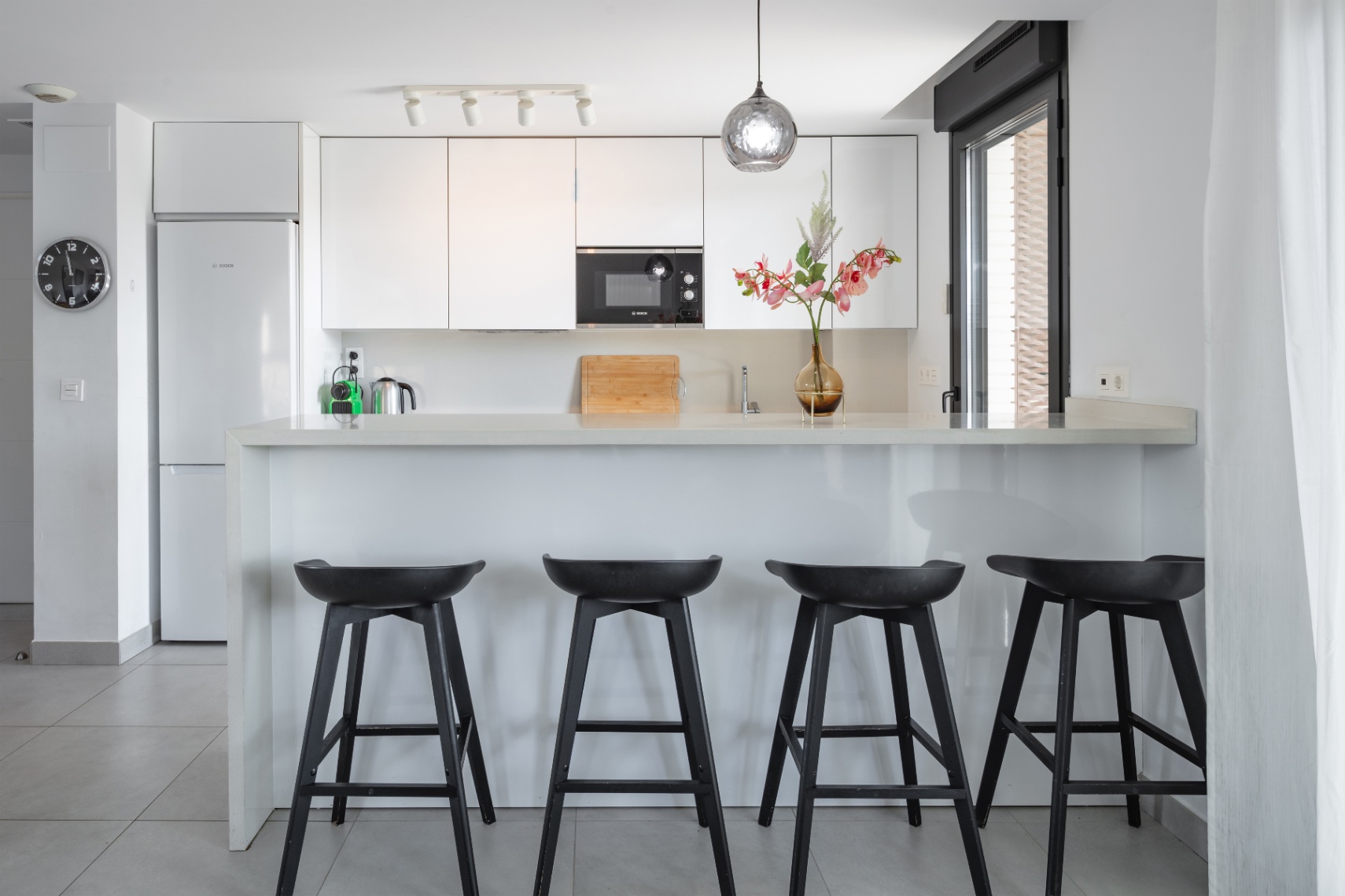 Charming ground floor just 350 meters from the sea in Jávea.