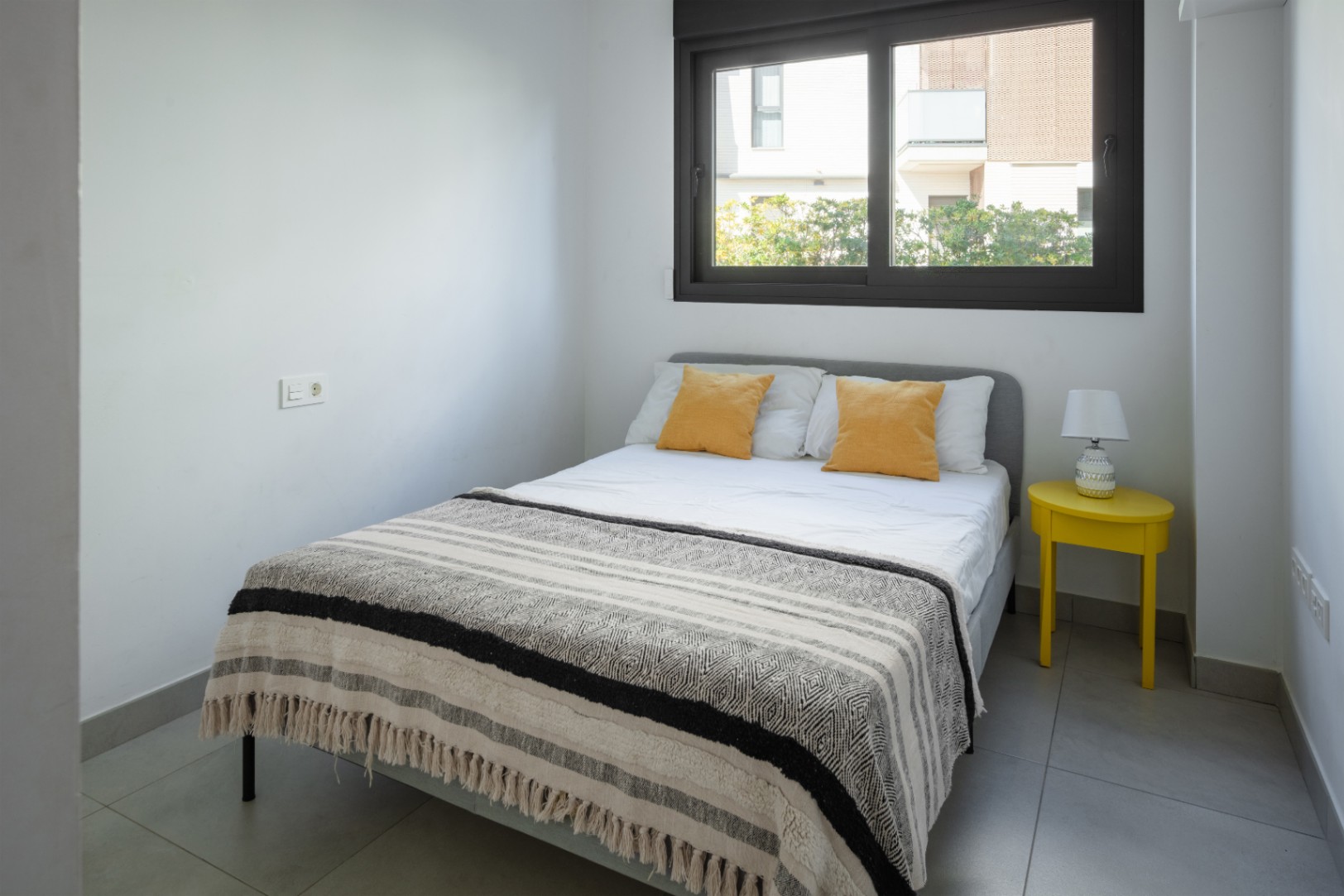 Charming ground floor just 350 meters from the sea in Jávea.