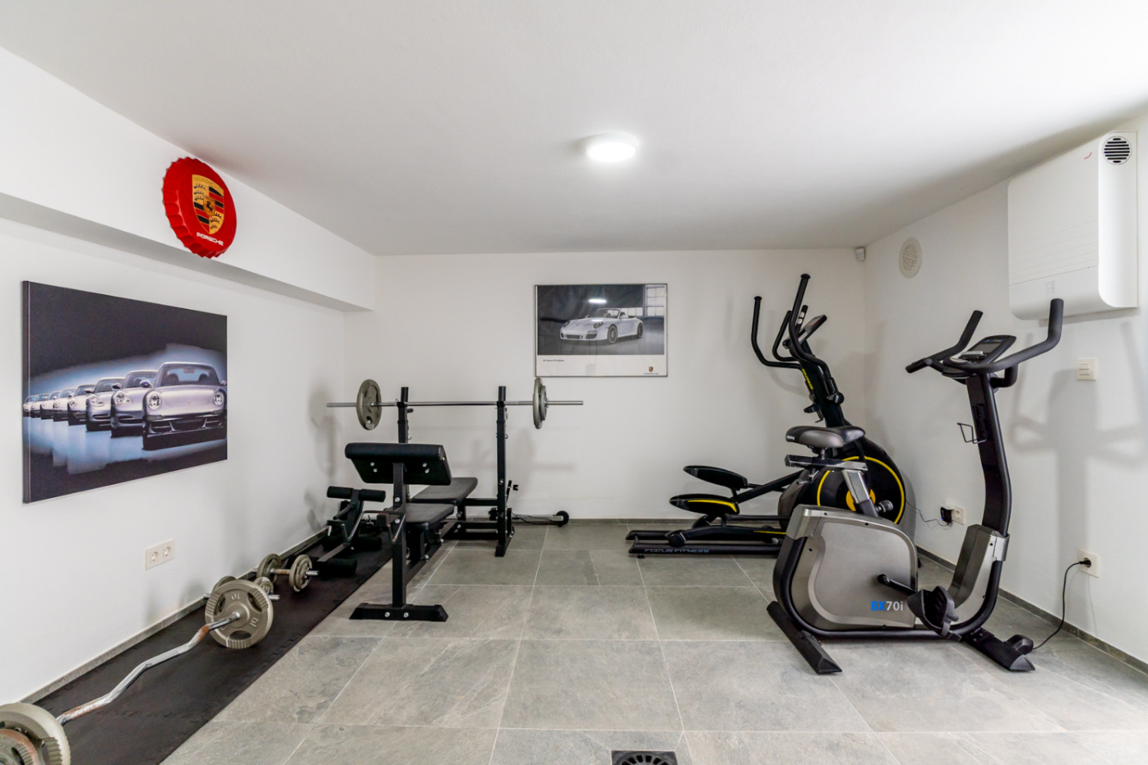 4845 - ¡Espectacular villa (2023) con privacidad y materiales de alta calidad!