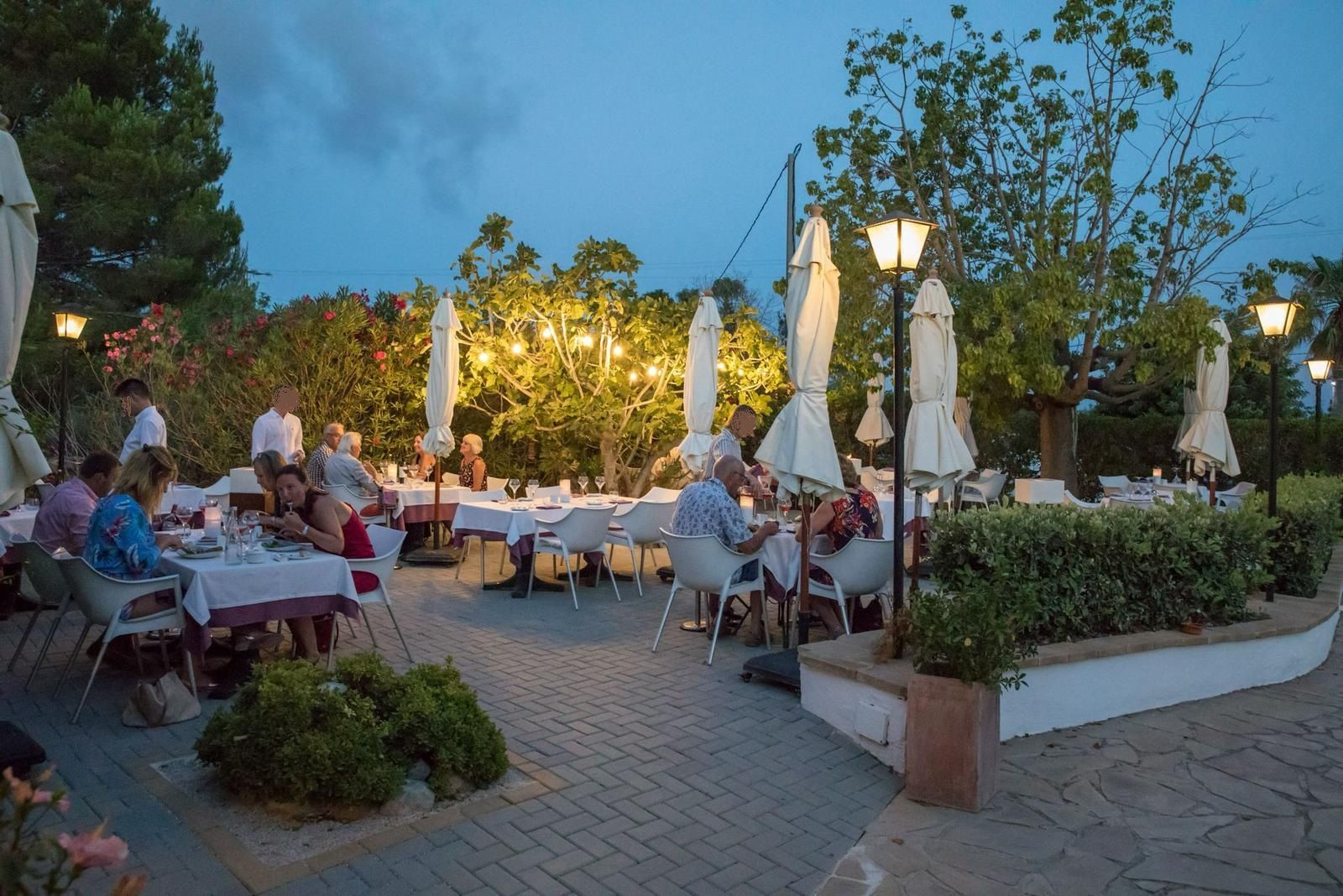 Konsolidiertes Restaurant + Wohnung darüber – Jávea (Costa Blanca Nord)