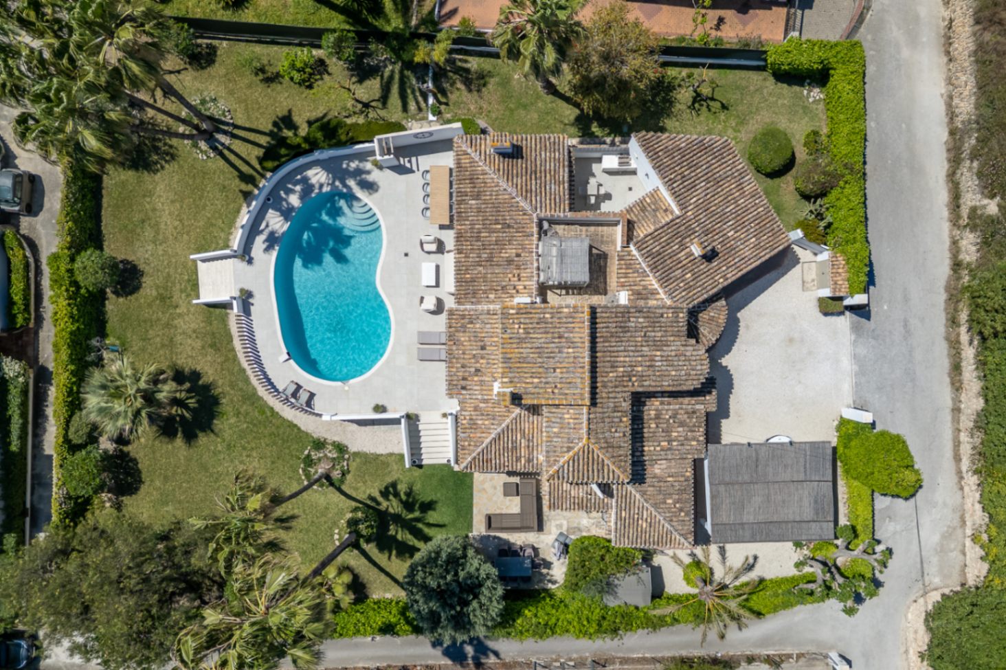 Villa en venta en Jávea con vistas al Montgó, piscina privada y diseño exclusivo