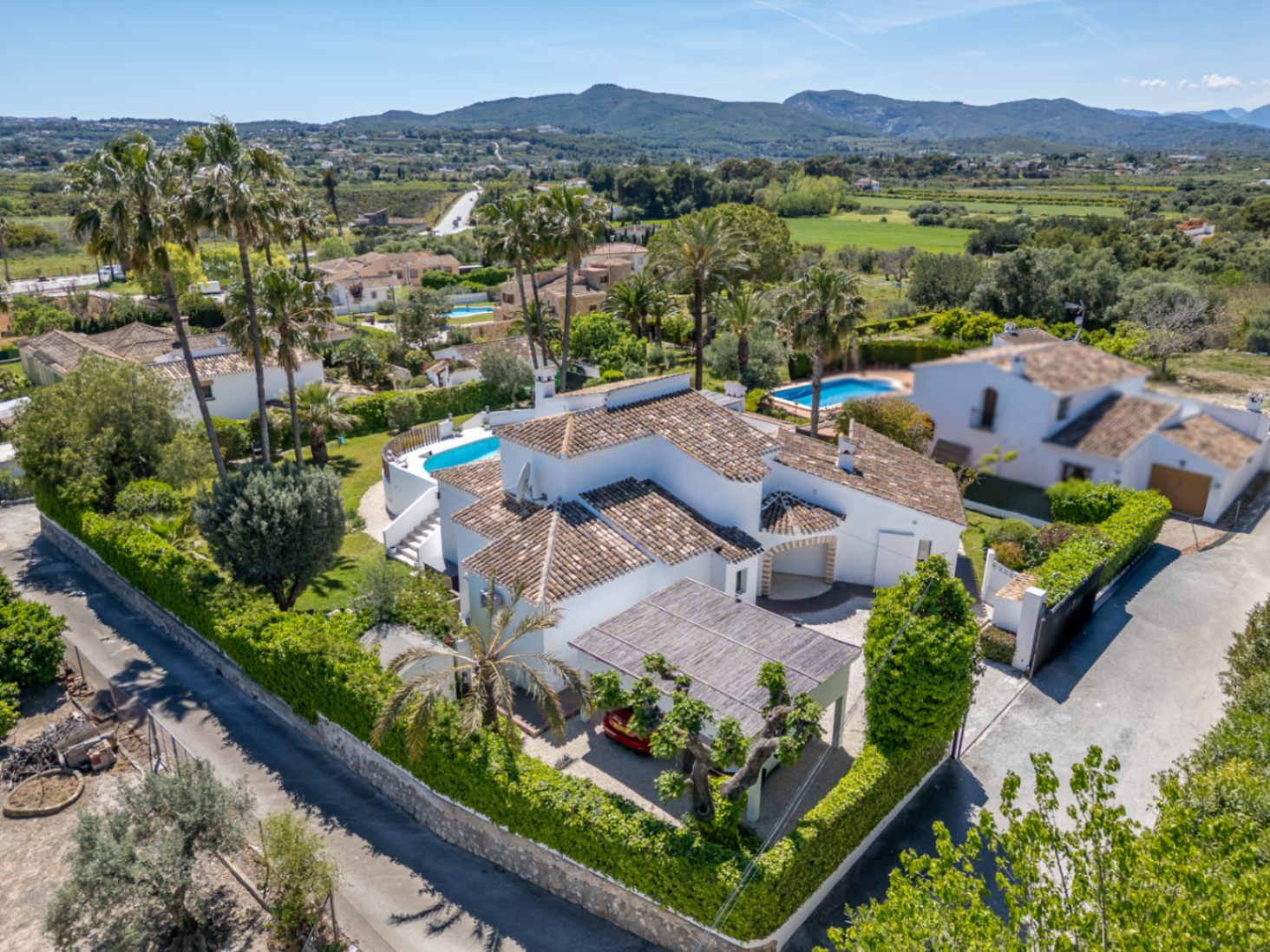 Villa en venta en Jávea con vistas al Montgó, piscina privada y diseño exclusivo