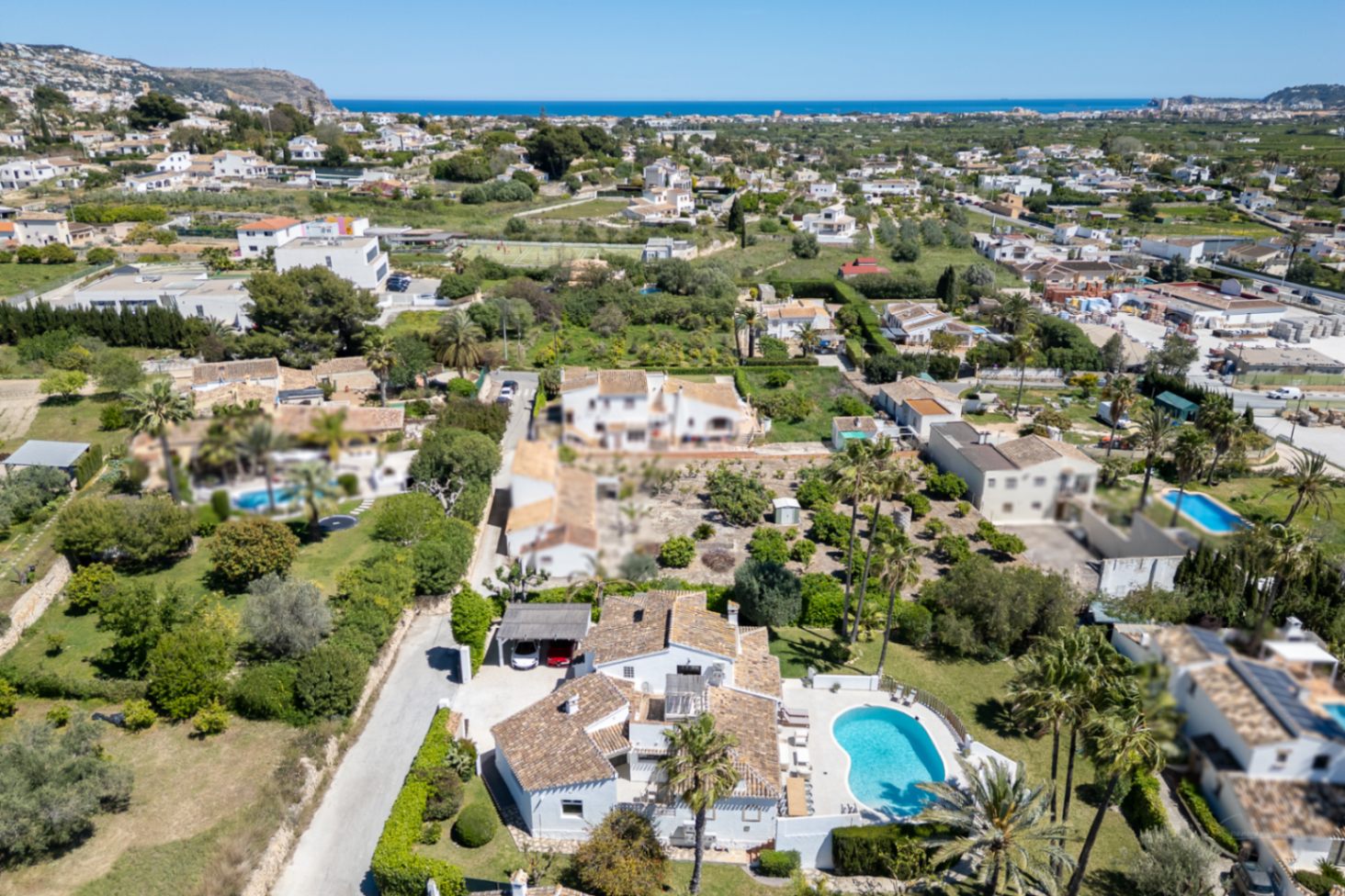 Villa en venta en Jávea con vistas al Montgó, piscina privada y diseño exclusivo