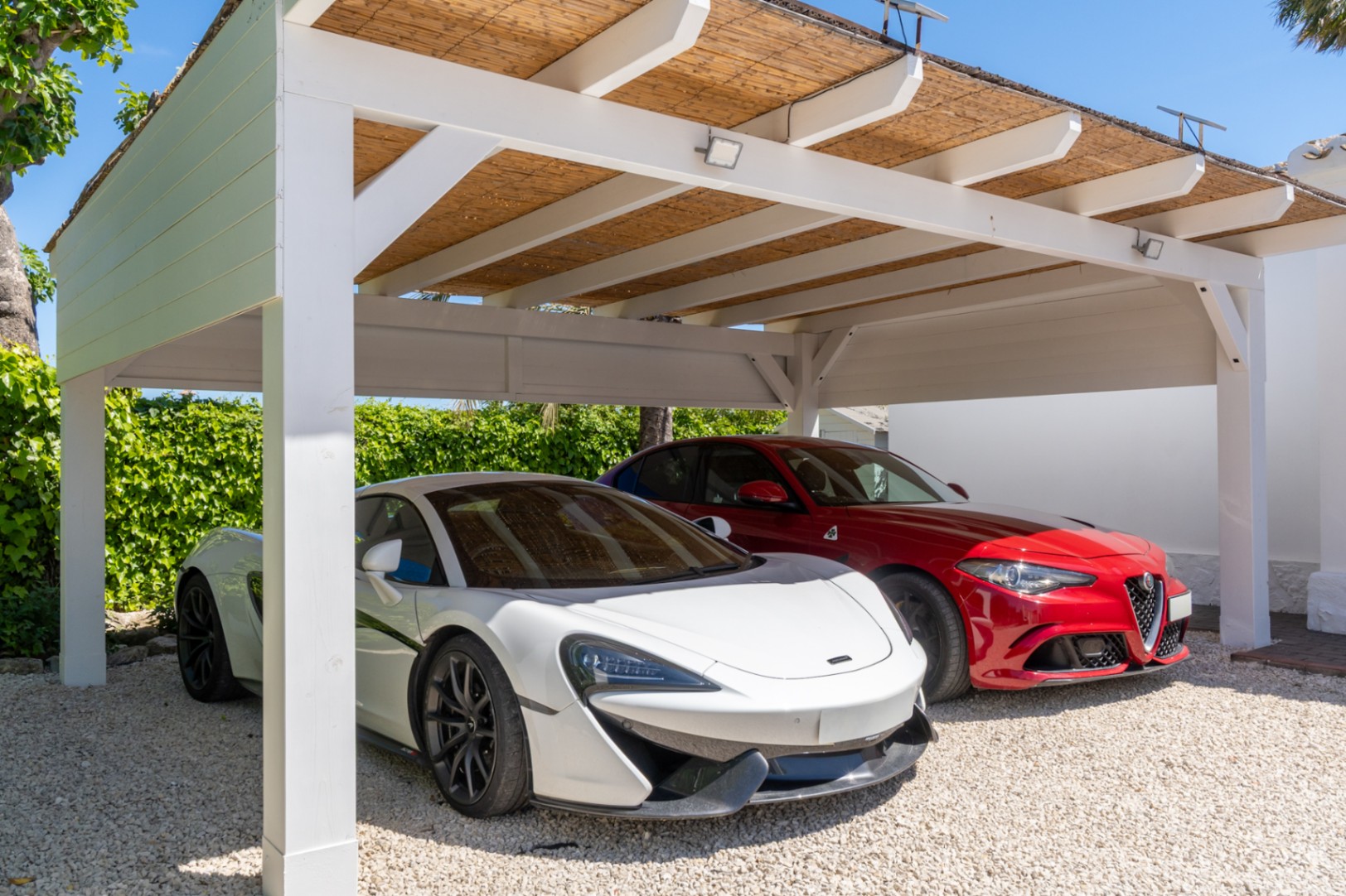 Villa en venta en Jávea con vistas al Montgó, piscina privada y diseño exclusivo