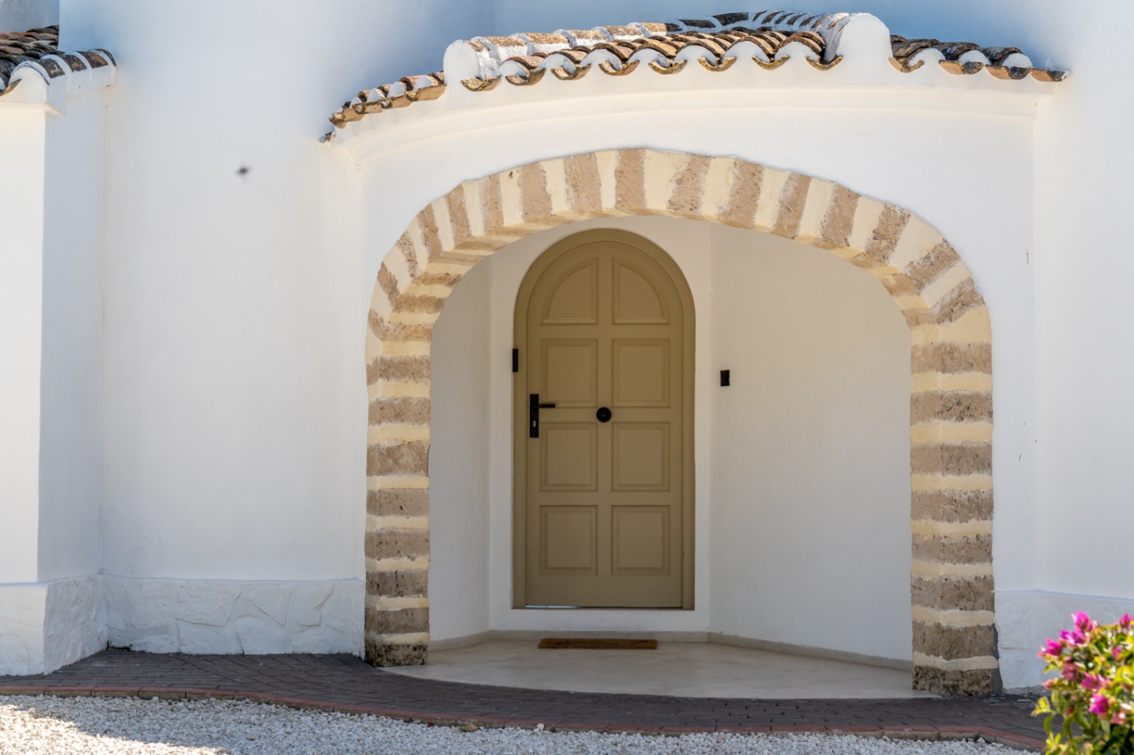 Villa en venta en Jávea con vistas al Montgó, piscina privada y diseño exclusivo