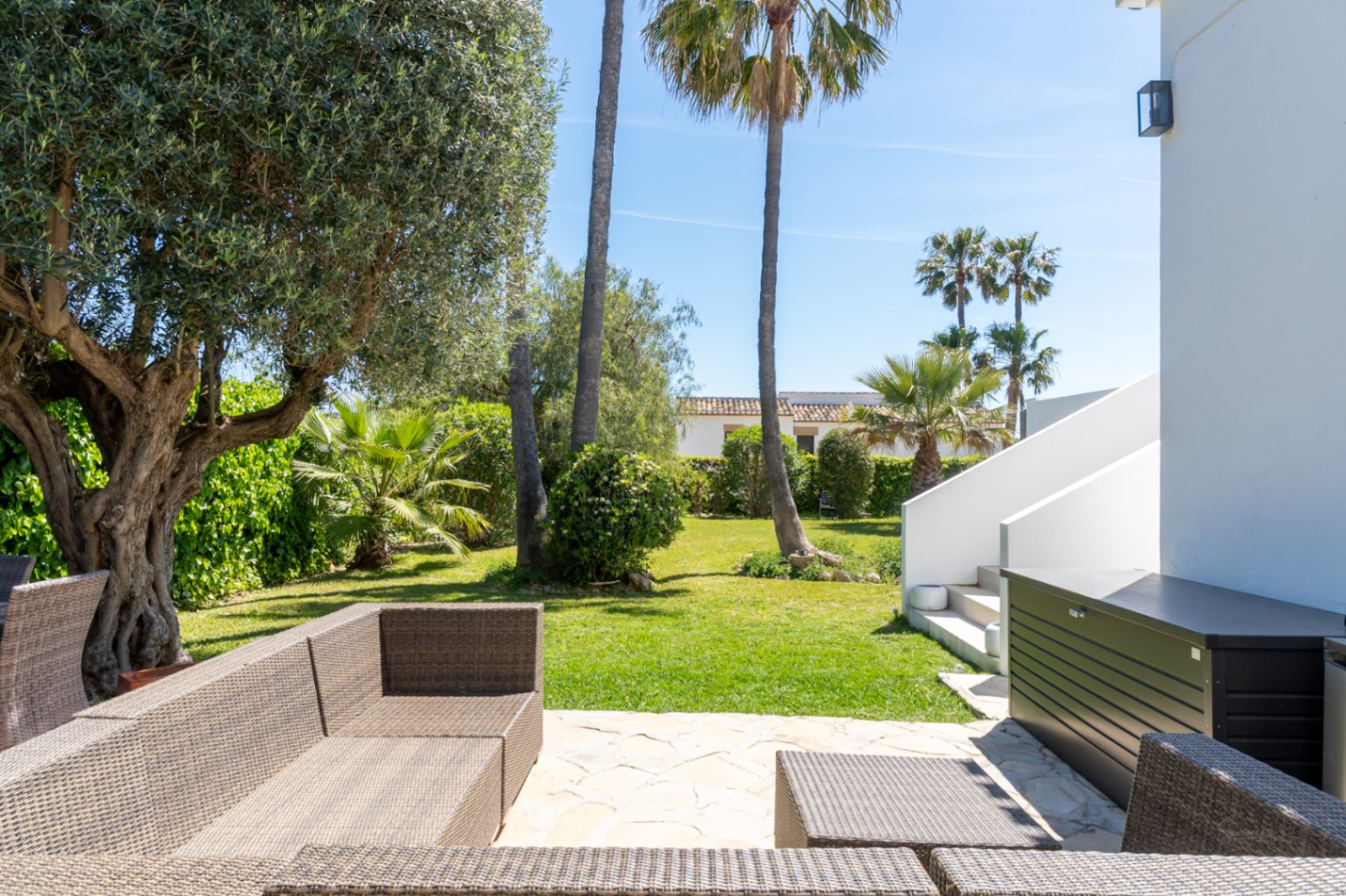 Villa en venta en Jávea con vistas al Montgó, piscina privada y diseño exclusivo