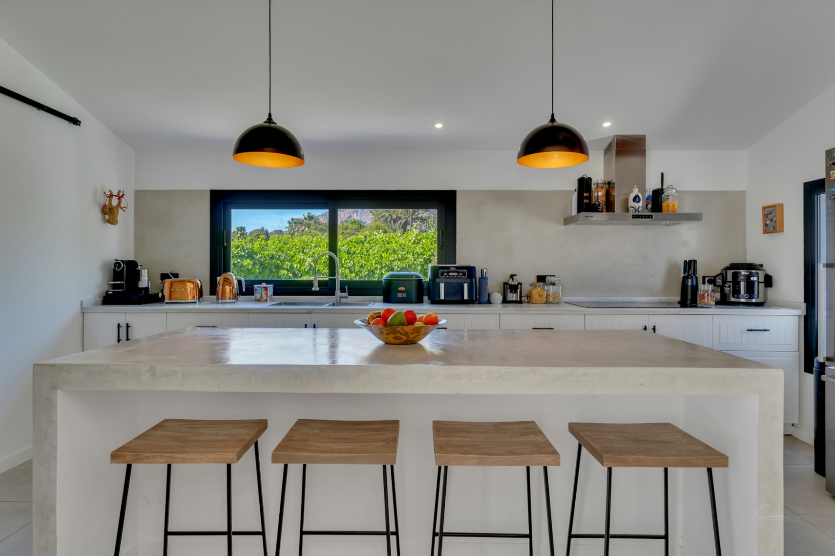 Villa en venta en Jávea con vistas al Montgó, piscina privada y diseño exclusivo
