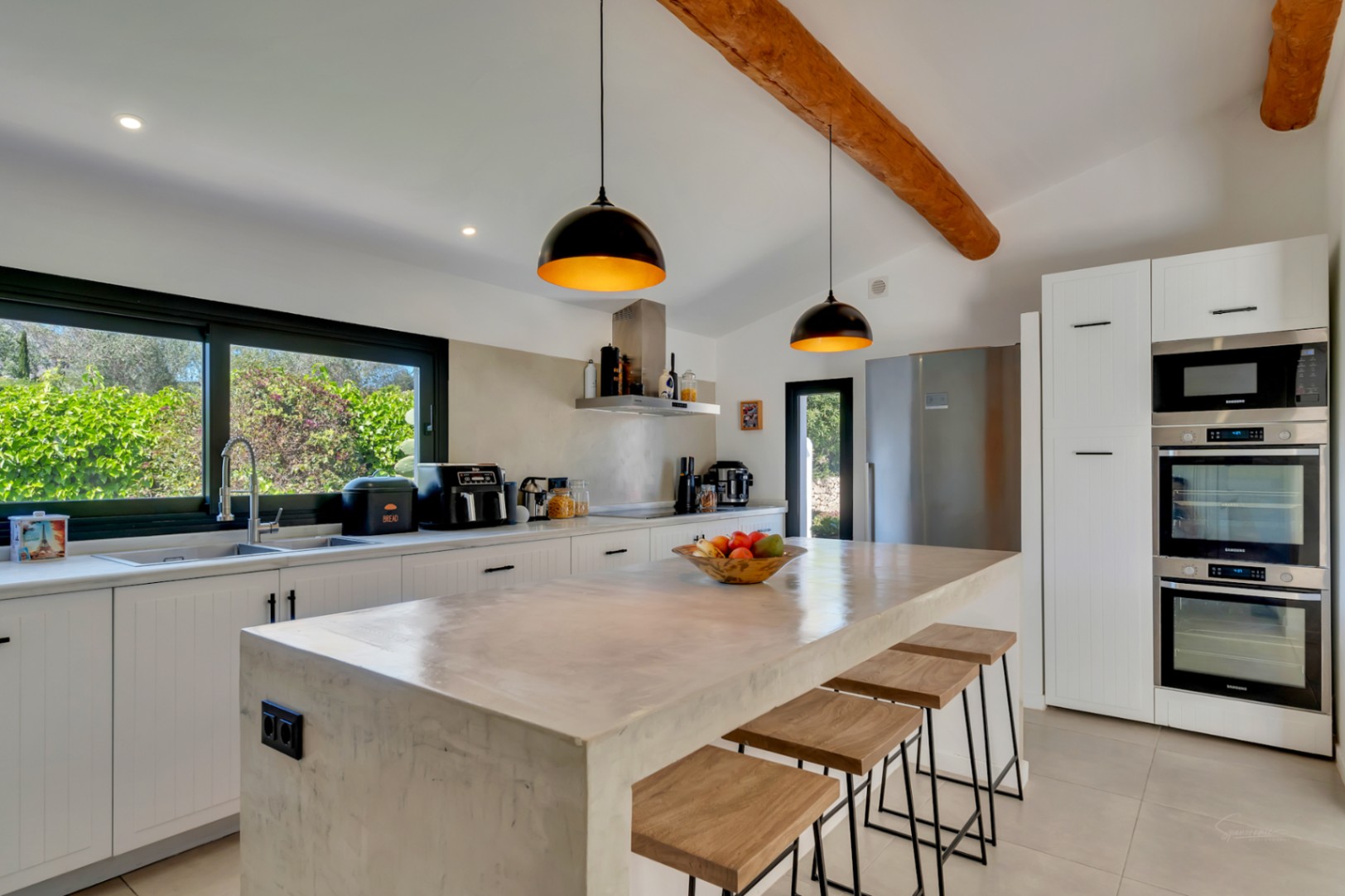 Villa en venta en Jávea con vistas al Montgó, piscina privada y diseño exclusivo