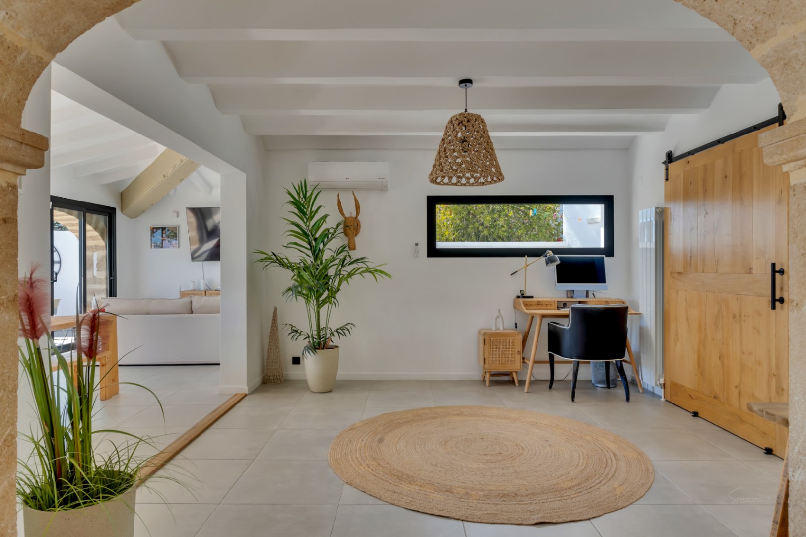 Villa en venta en Jávea con vistas al Montgó, piscina privada y diseño exclusivo