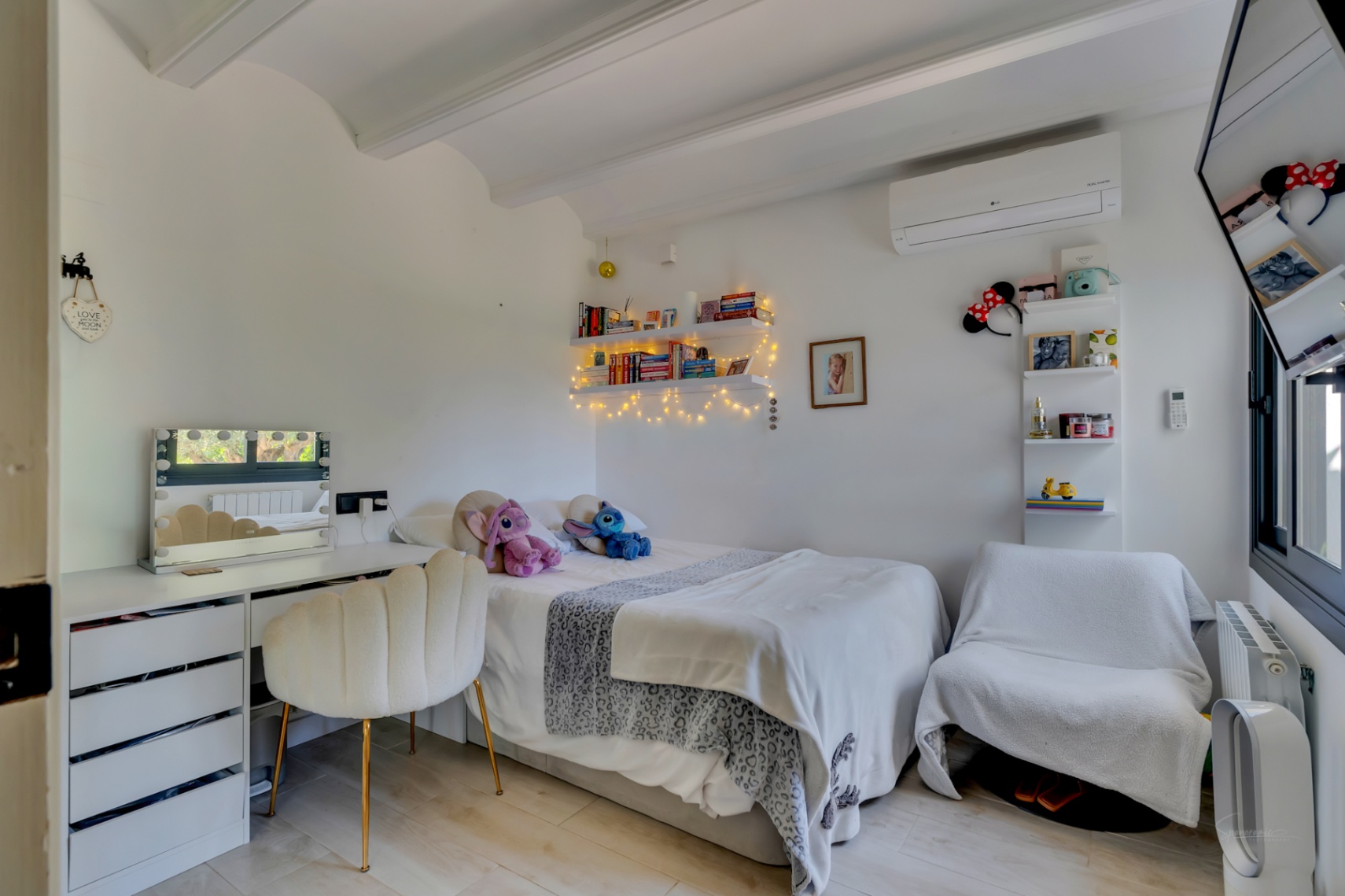 Villa en venta en Jávea con vistas al Montgó, piscina privada y diseño exclusivo