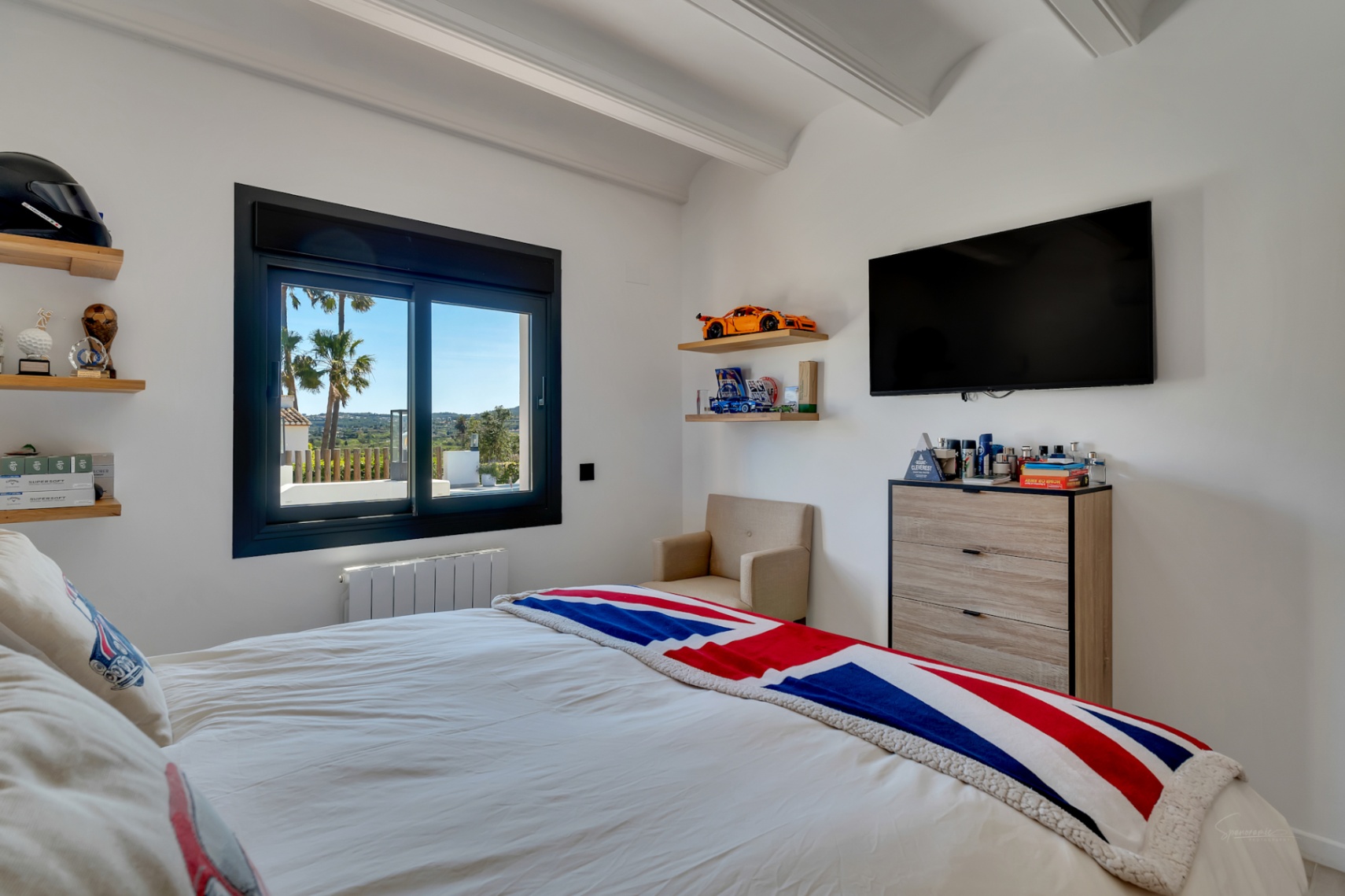 Villa en venta en Jávea con vistas al Montgó, piscina privada y diseño exclusivo