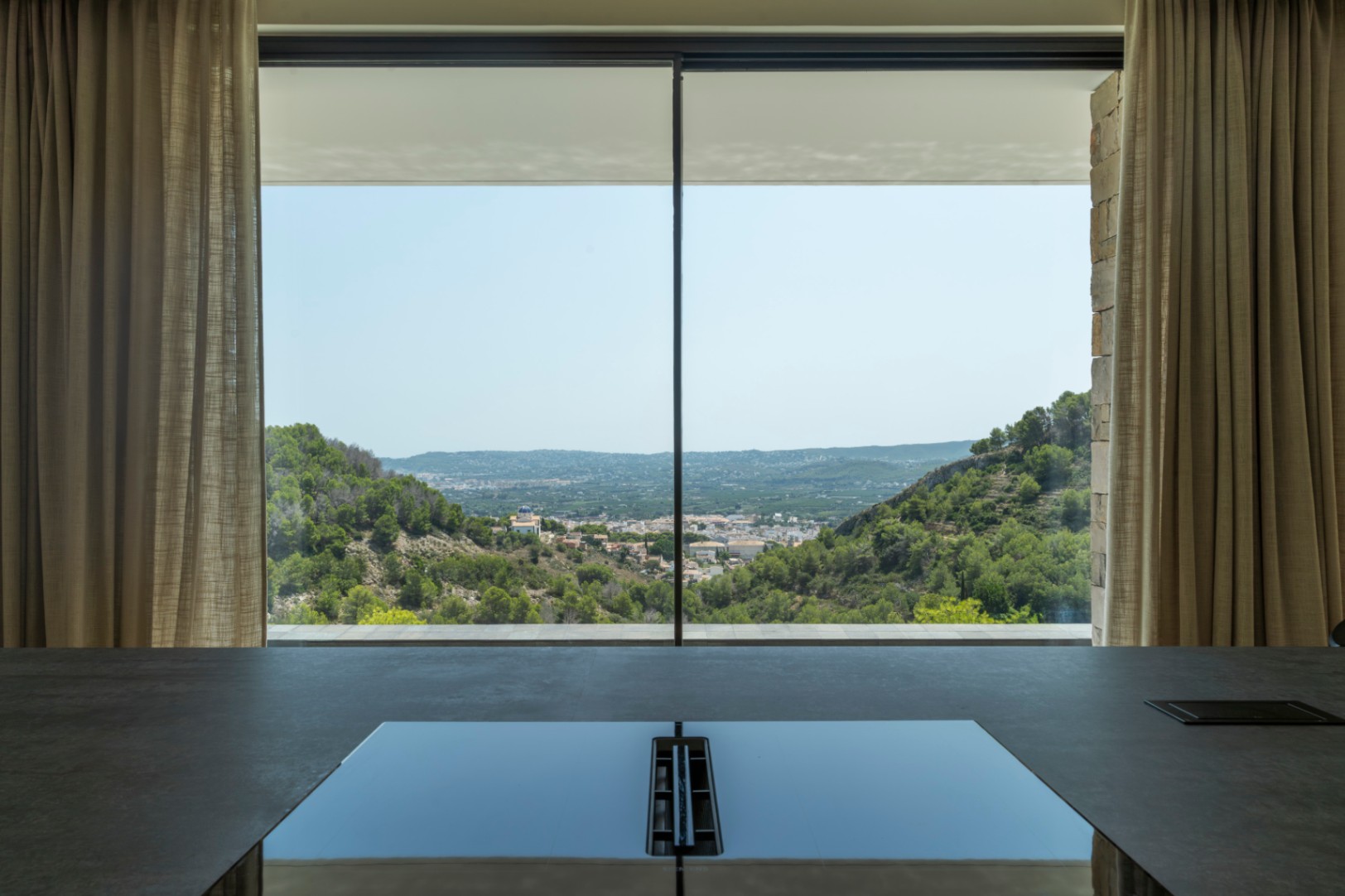 Exclusiva villa de lujo en venta en Jávea, con vistas panorámicas al mar y a la montaña