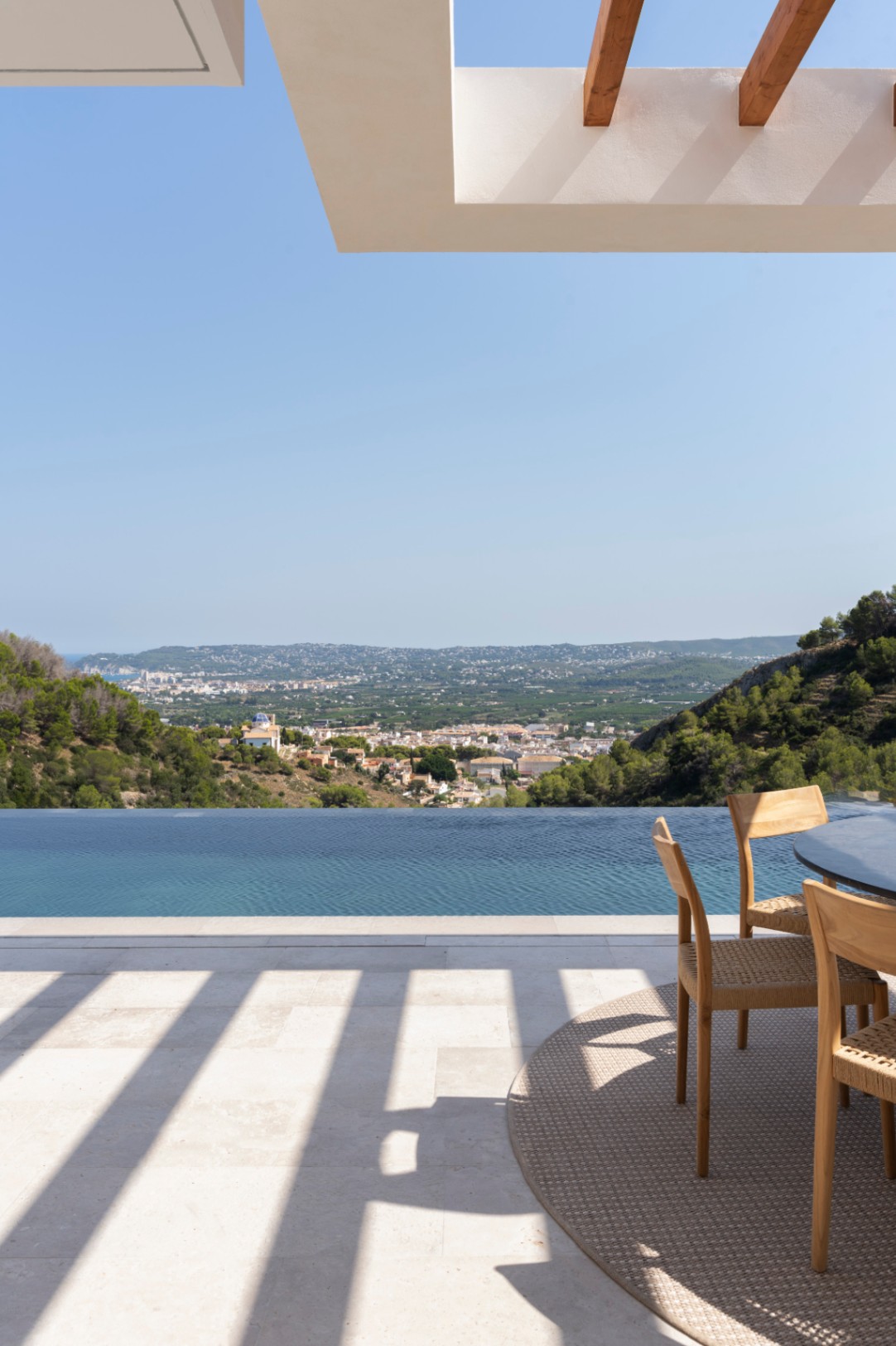 Exclusiva villa de lujo en venta en Jávea, con vistas panorámicas al mar y a la montaña