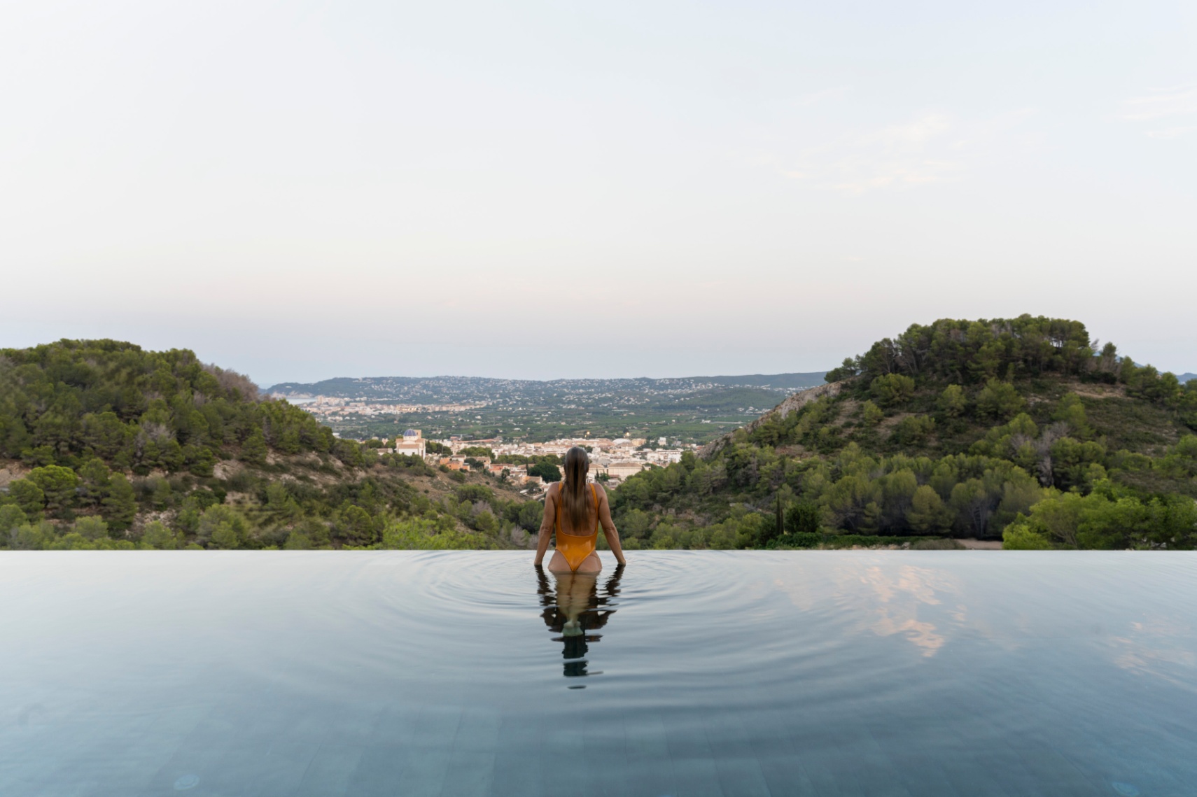 Exclusiva villa de lujo en venta en Jávea, con vistas panorámicas al mar y a la montaña