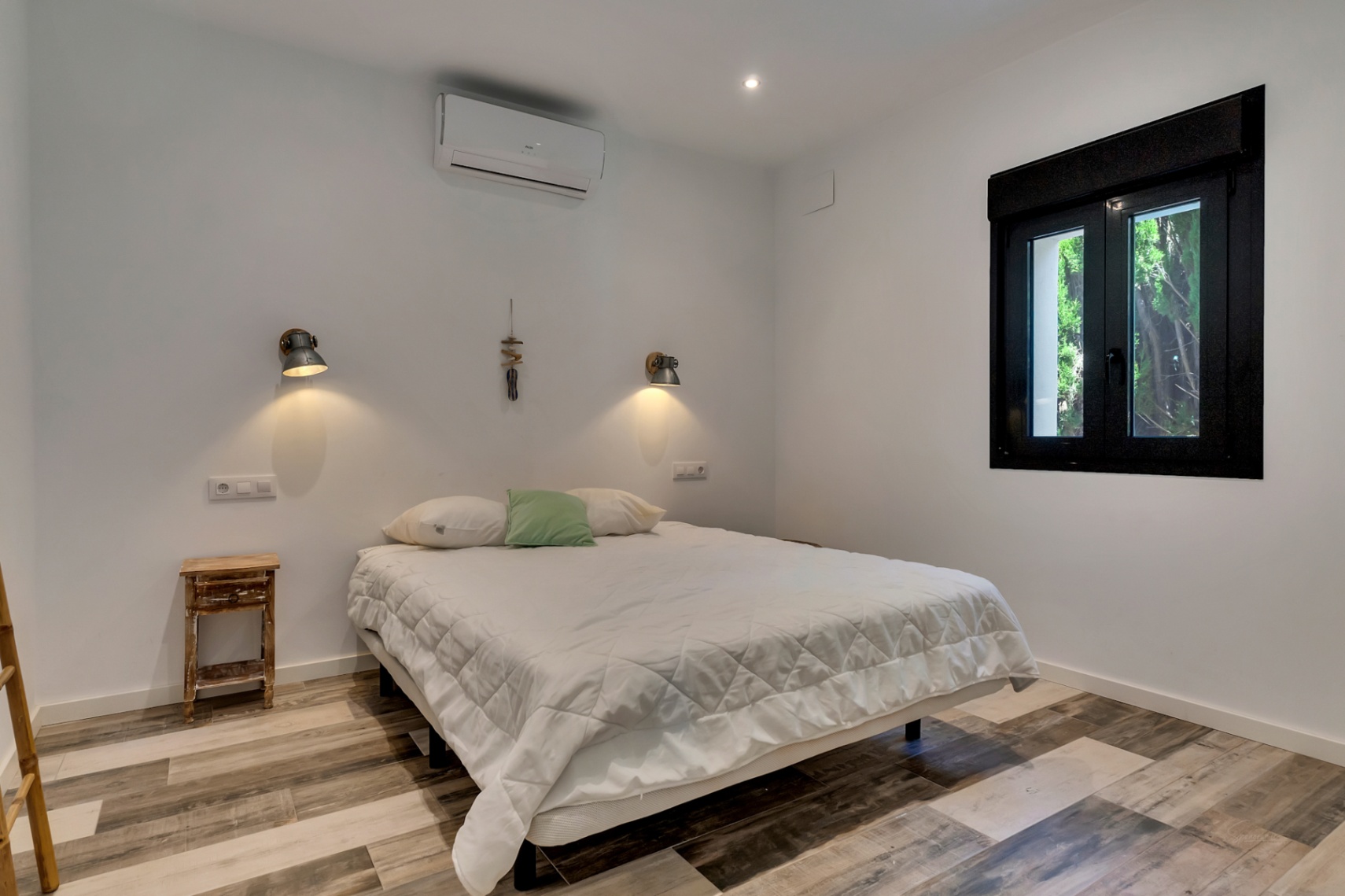 Villa exclusive à Arenal, de style ibicenco avec un rendement élevé démontrable.