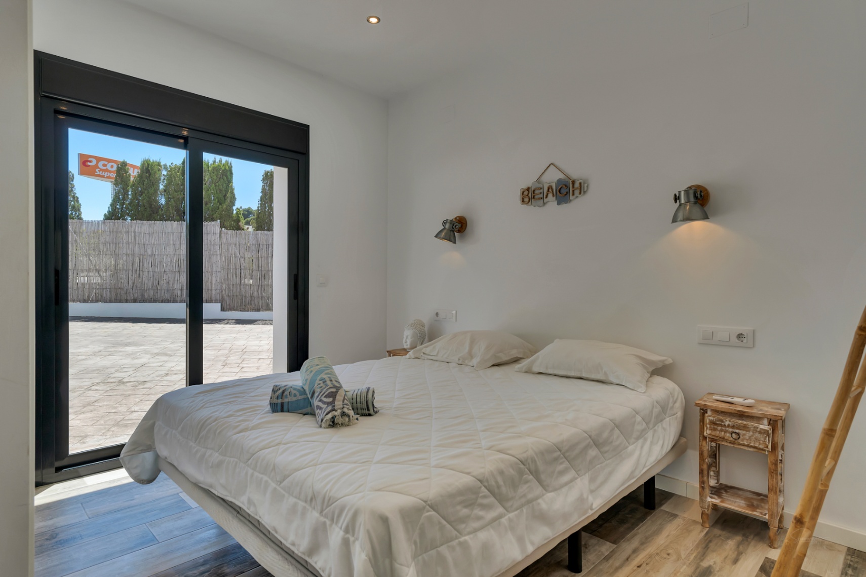 Villa exclusive à Arenal, de style ibicenco avec un rendement élevé démontrable.