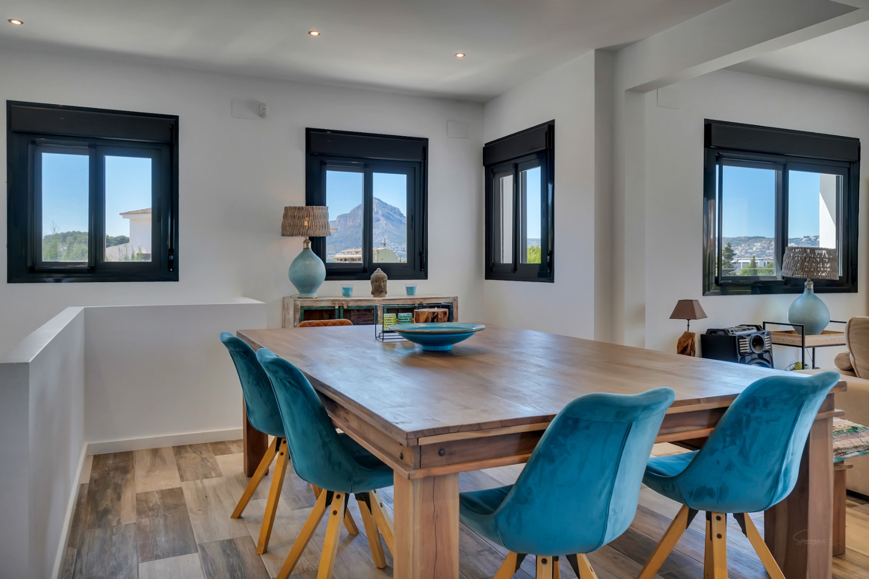 Villa exclusive à Arenal, de style ibicenco avec un rendement élevé démontrable.