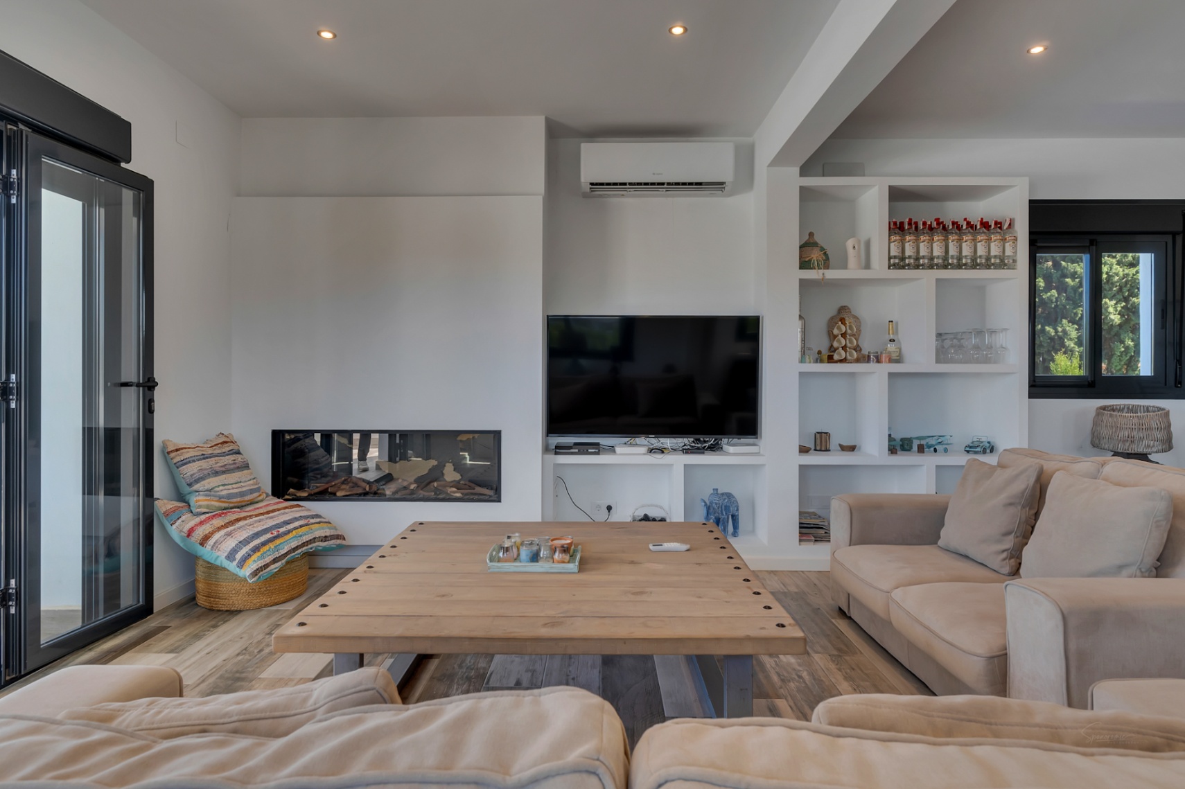 Villa exclusive à Arenal, de style ibicenco avec un rendement élevé démontrable.