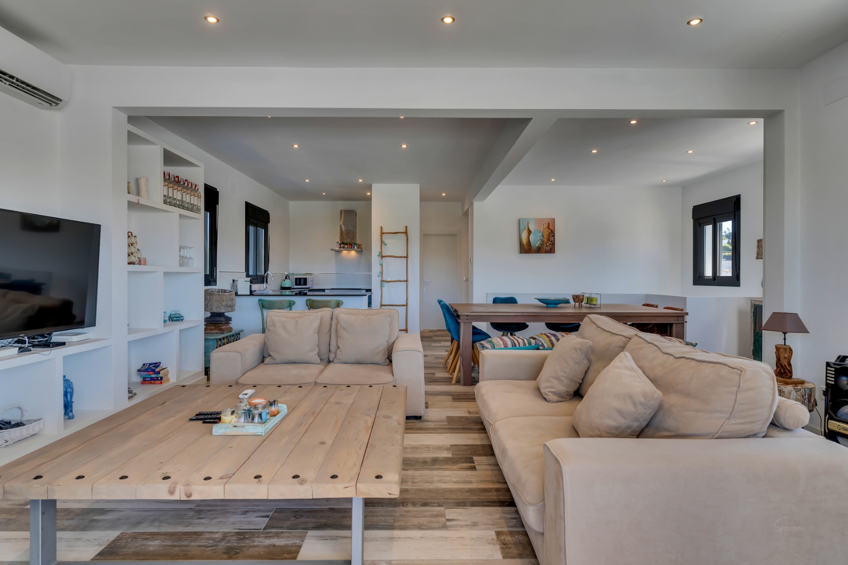 Villa exclusive à Arenal, de style ibicenco avec un rendement élevé démontrable.