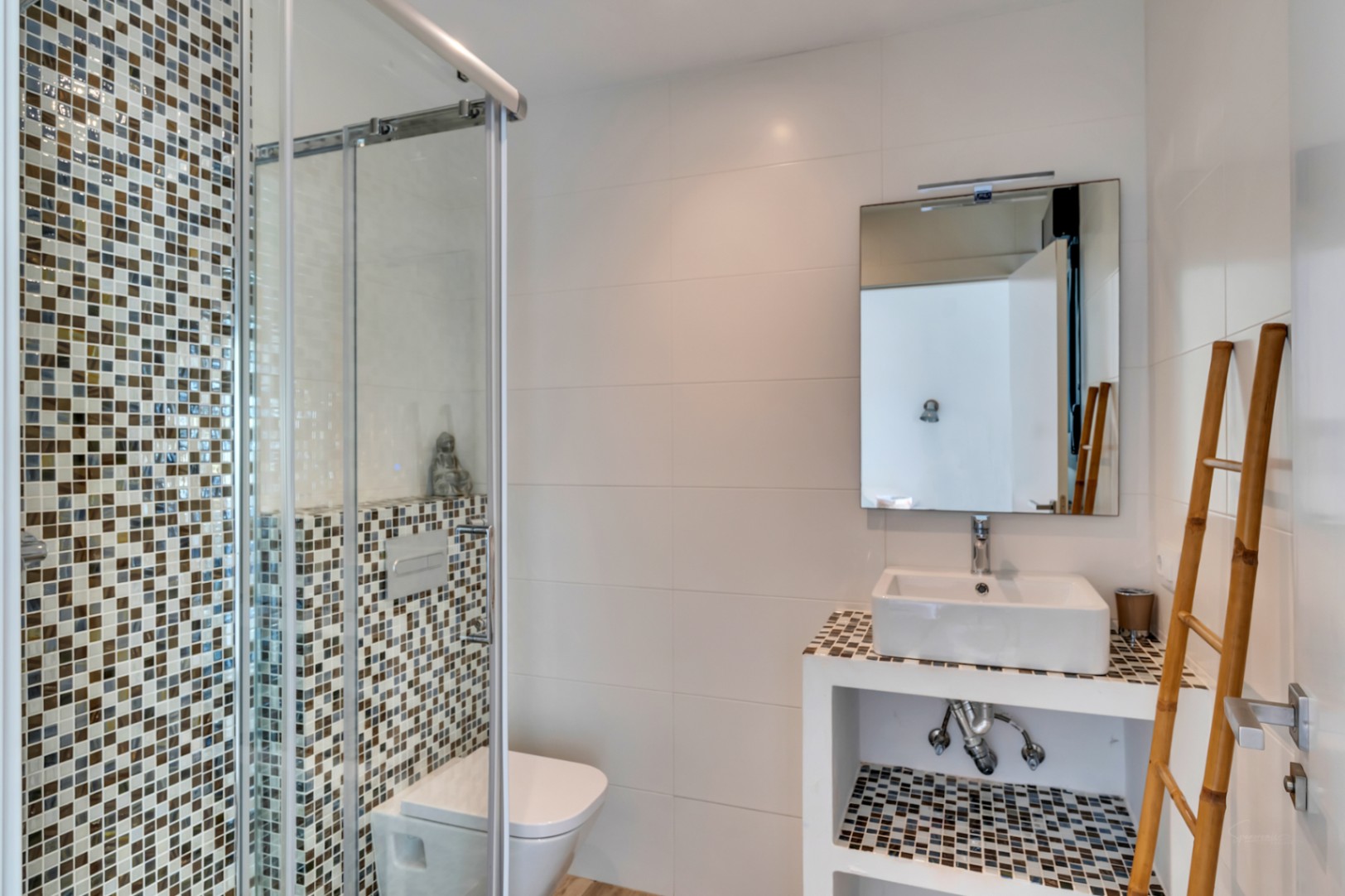 Villa exclusive à Arenal, de style ibicenco avec un rendement élevé démontrable.