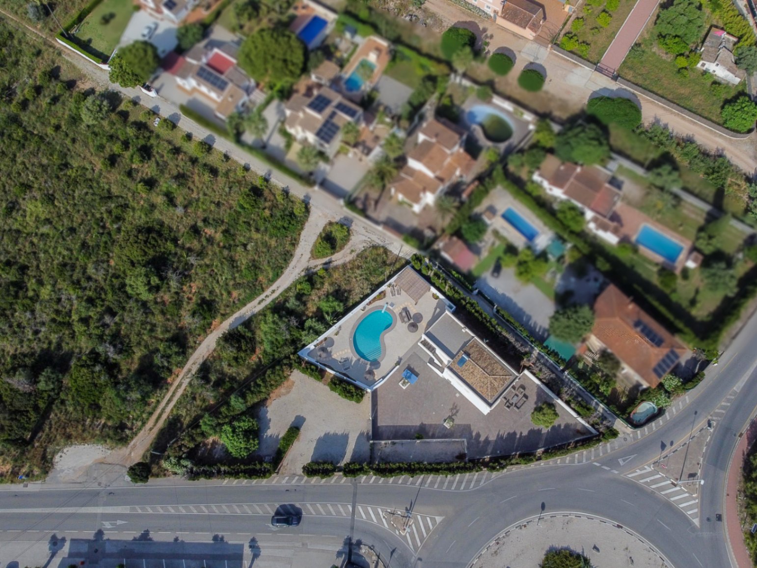 Villa exclusive à Arenal, de style ibicenco avec un rendement élevé démontrable.