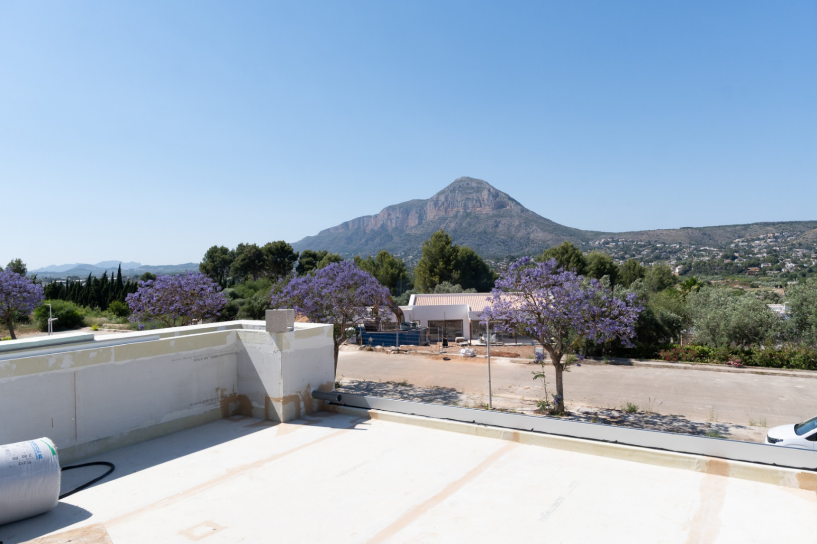 Exklusive schlüsselfertige Neubauvilla mit Panoramablick über Jávea und den Montgó.