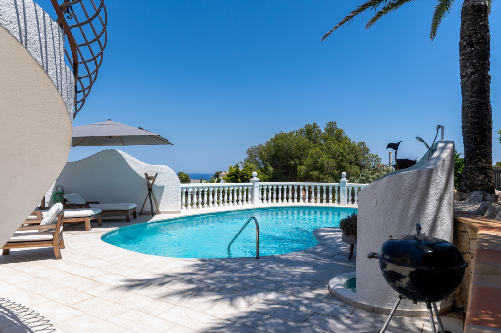Propriété exceptionnelle dans une zone exclusive avec vue panoramique sur la mer.