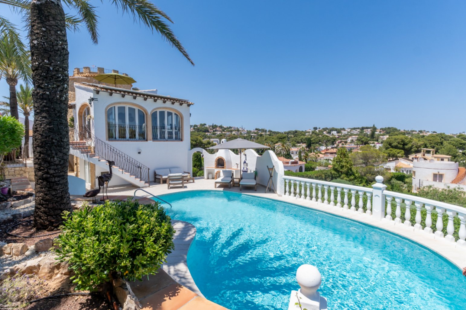 Exceptional property in an exclusive area with panoramic sea views.