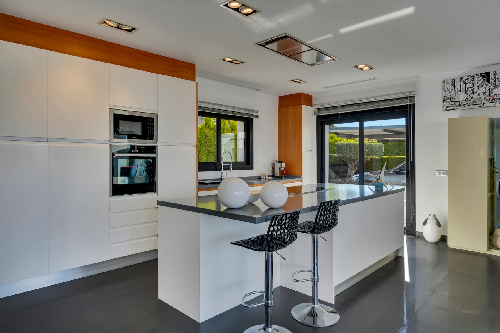 4870 - Exclusiva villa moderna con impresionantes vistas abiertas en una demandada zona de Jávea