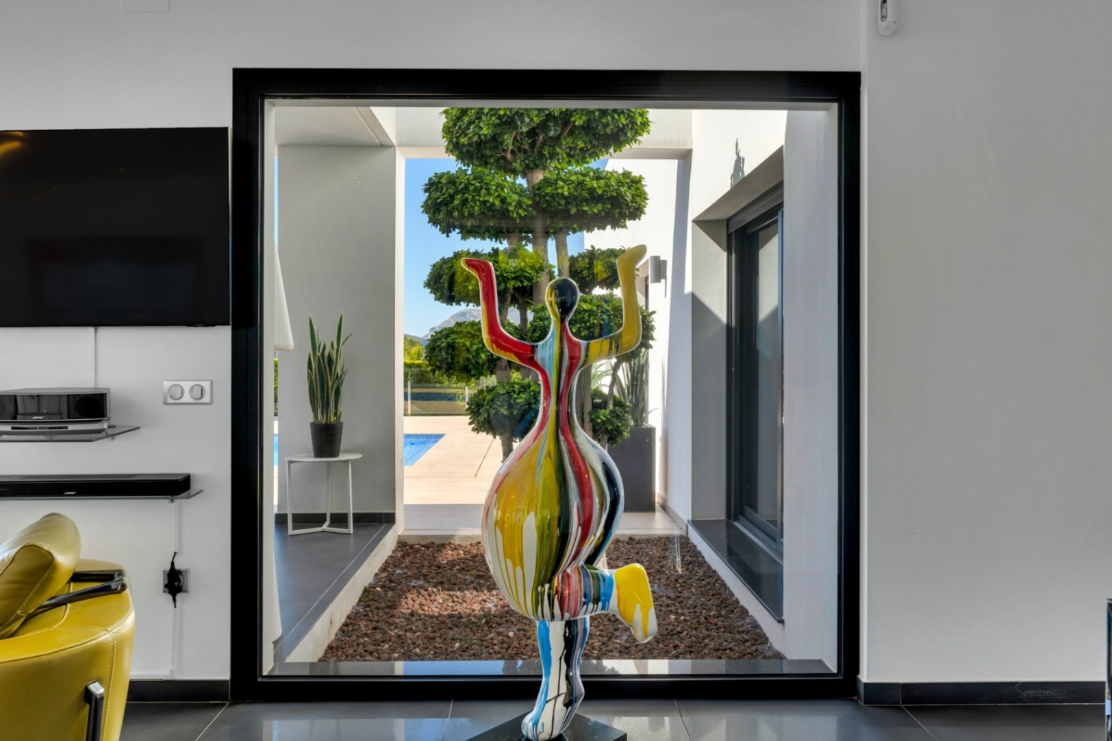 4870 - Exclusiva villa moderna con impresionantes vistas abiertas en una demandada zona de Jávea