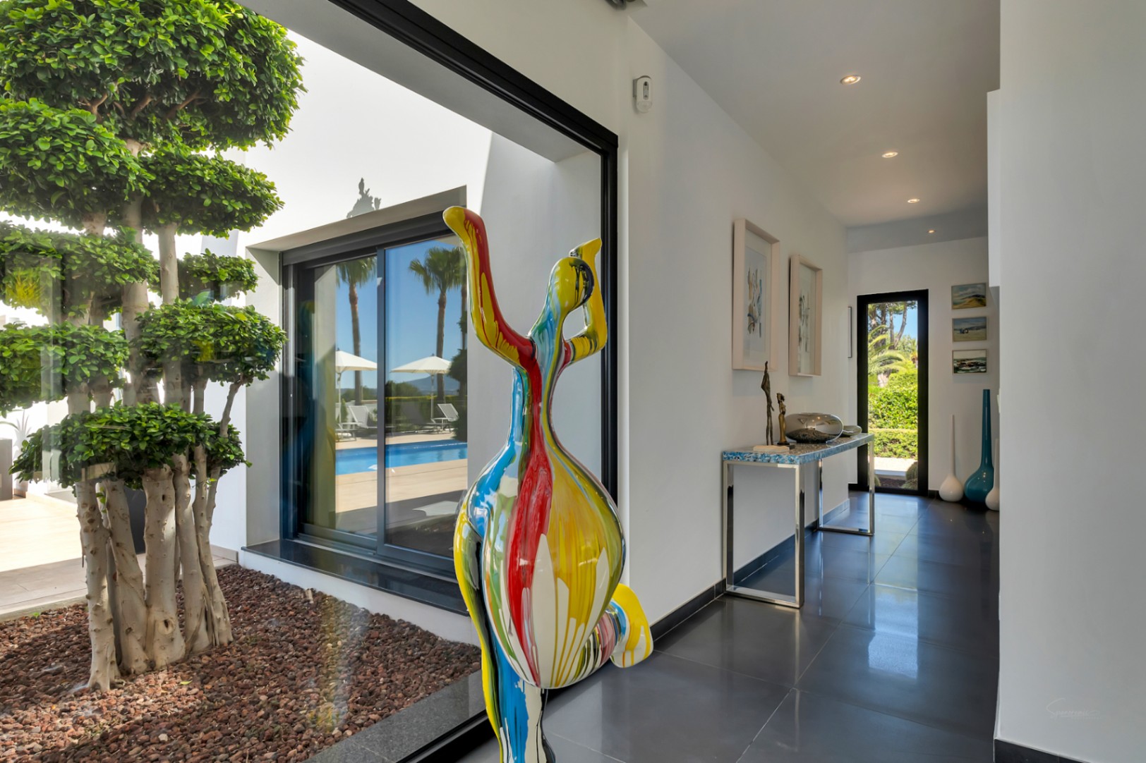 4870 - Exclusiva villa moderna con impresionantes vistas abiertas en una demandada zona de Jávea