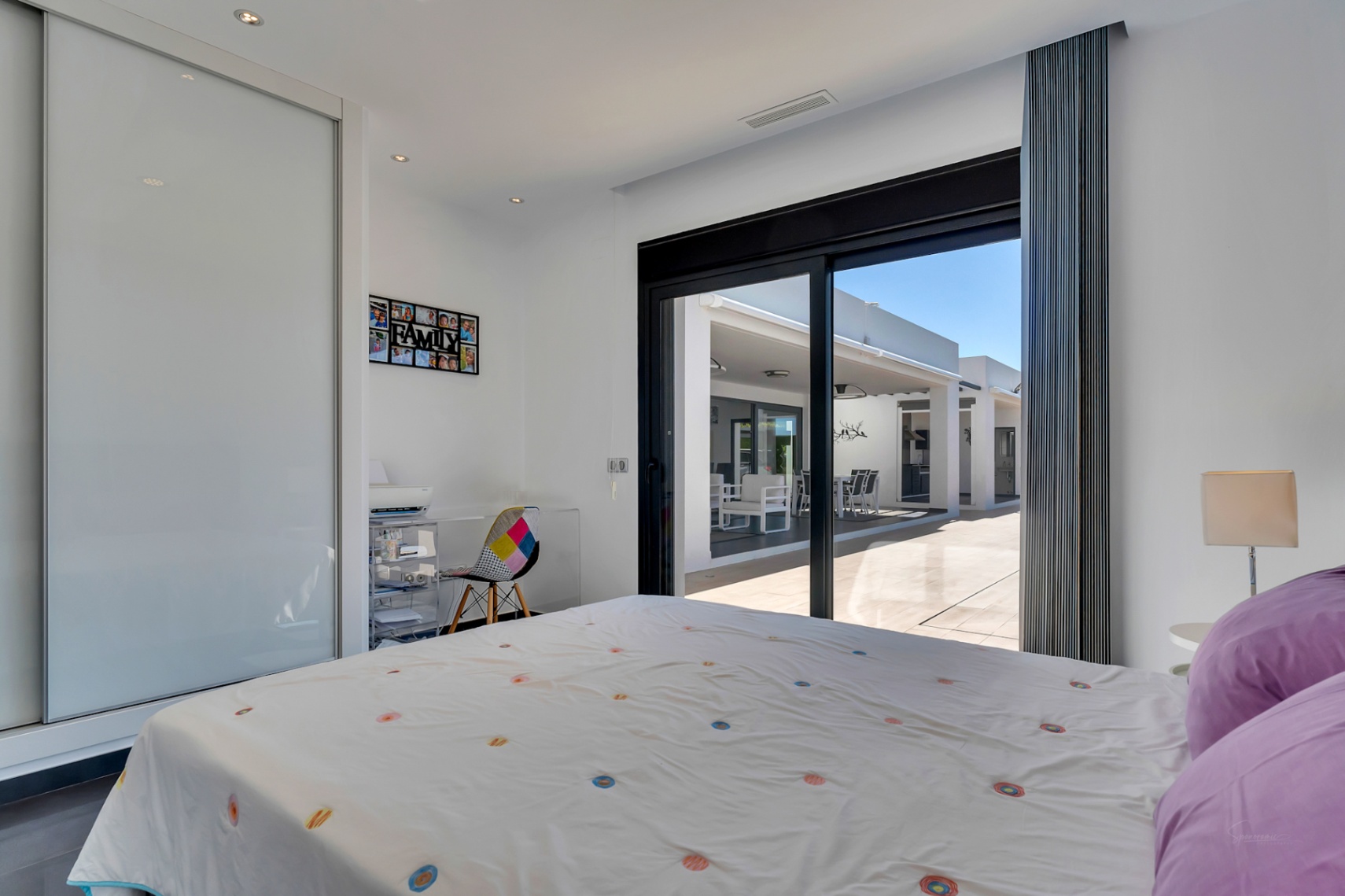 4870 - Exclusiva villa moderna con impresionantes vistas abiertas en una demandada zona de Jávea