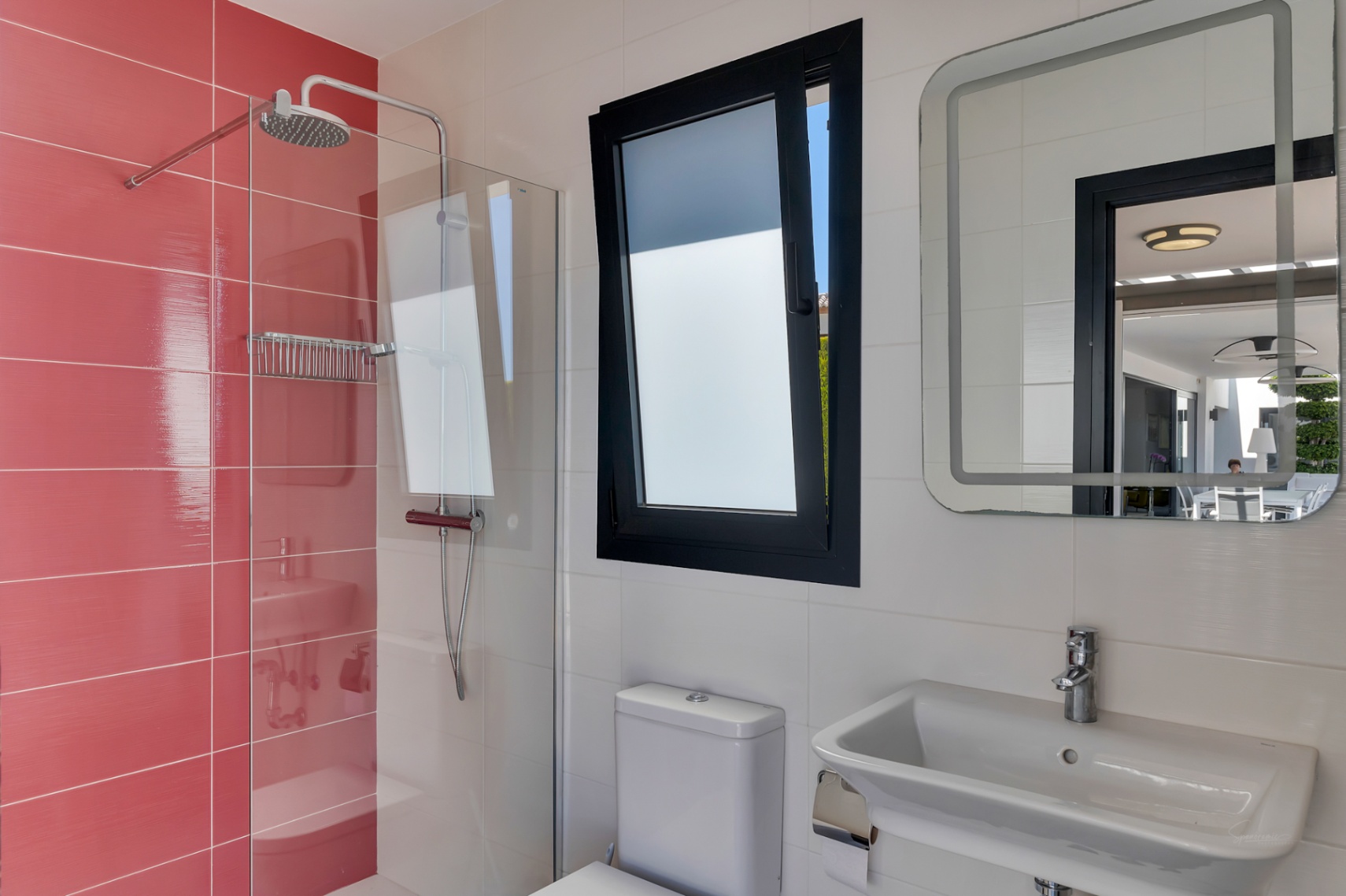 4870 - Exclusiva villa moderna con impresionantes vistas abiertas en una demandada zona de Jávea
