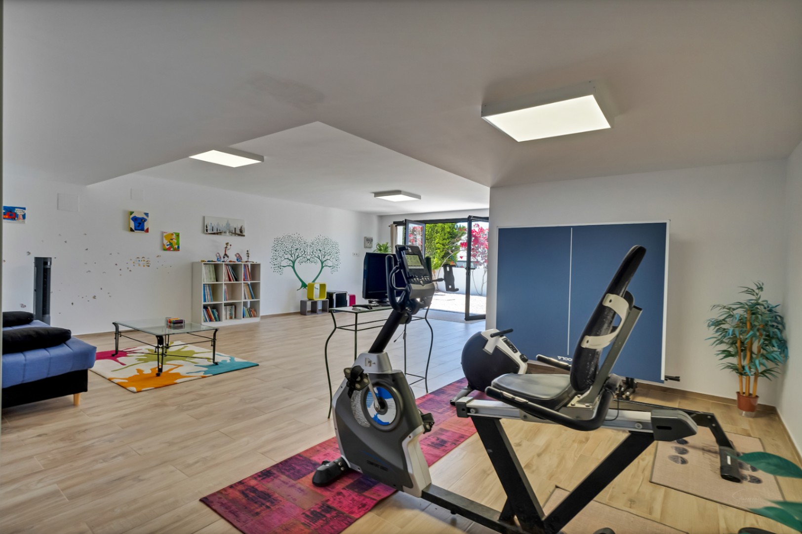 4870 - Exclusiva villa moderna con impresionantes vistas abiertas en una demandada zona de Jávea