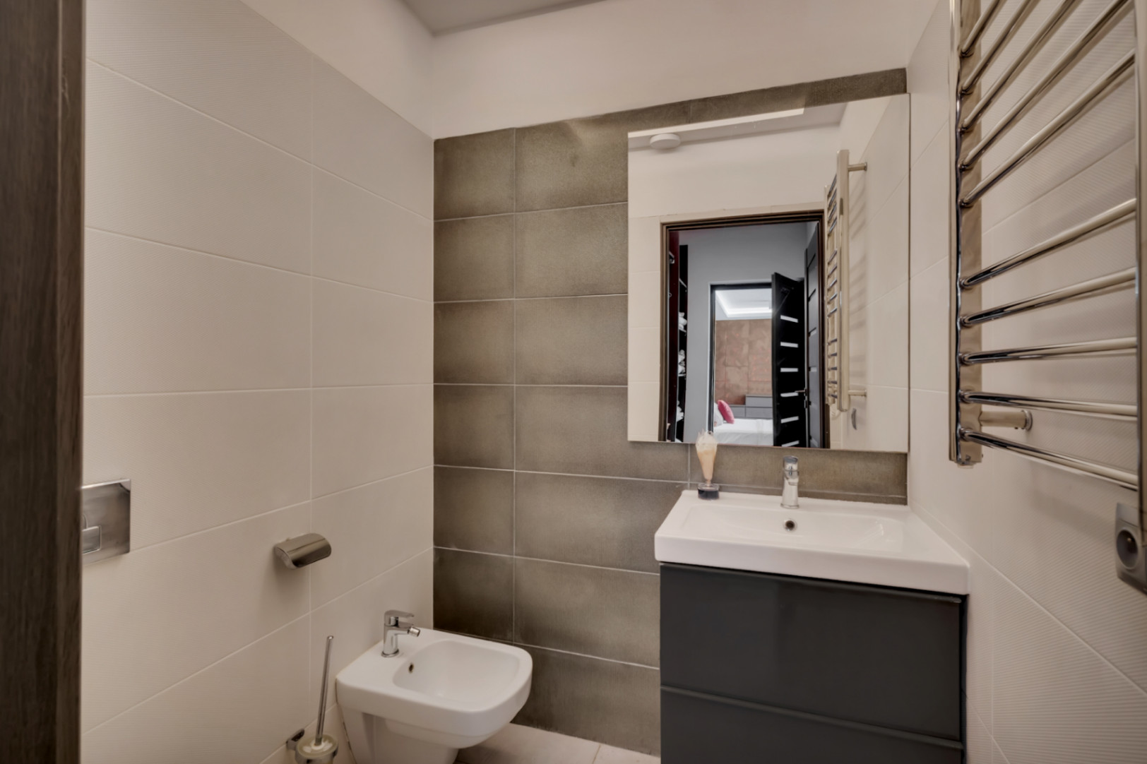 Impressionnante villa moderne située dans la prestigieuse urbanisation (TOSALET)