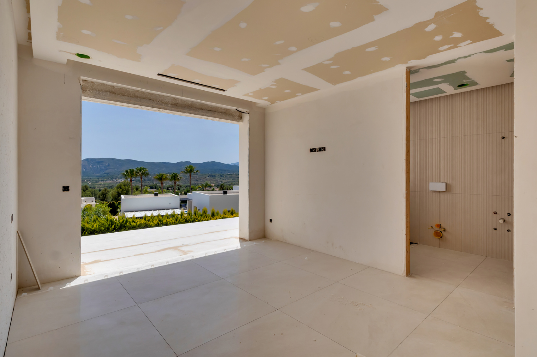 Espectacular y moderna villa en construccion en una demandada zona de Javea.