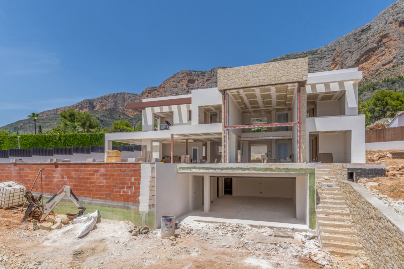 Espectacular y moderna villa en construccion en una demandada zona de Javea.