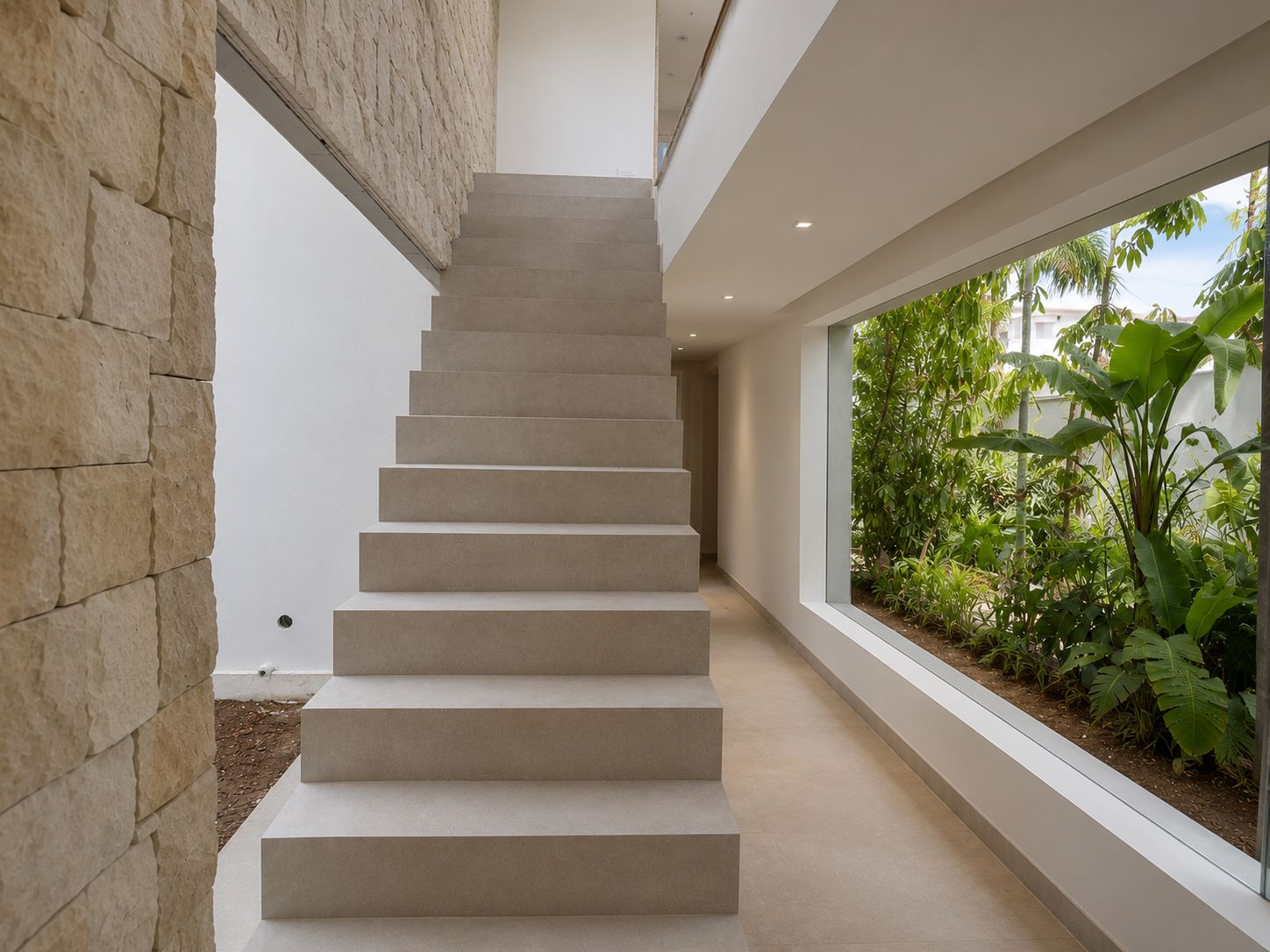 Exclusiva villa de nueva construcción con muebles incluidos con vistas panorámicas de Jávea y el Montgó.