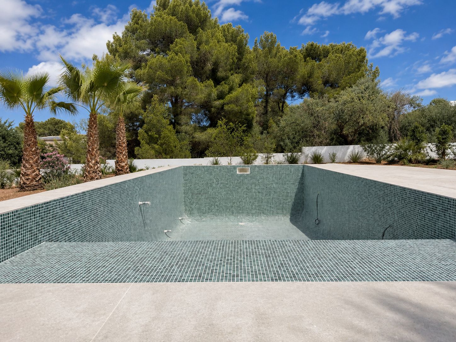 Exclusiva villa de nueva construcción con muebles incluidos con vistas panorámicas de Jávea y el Montgó.