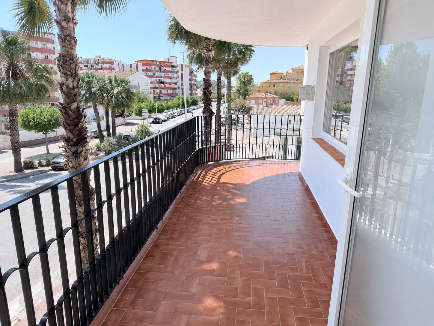 4901 - 3-bedroom apartment very close to the sought-after Arenal beach in Jávea.