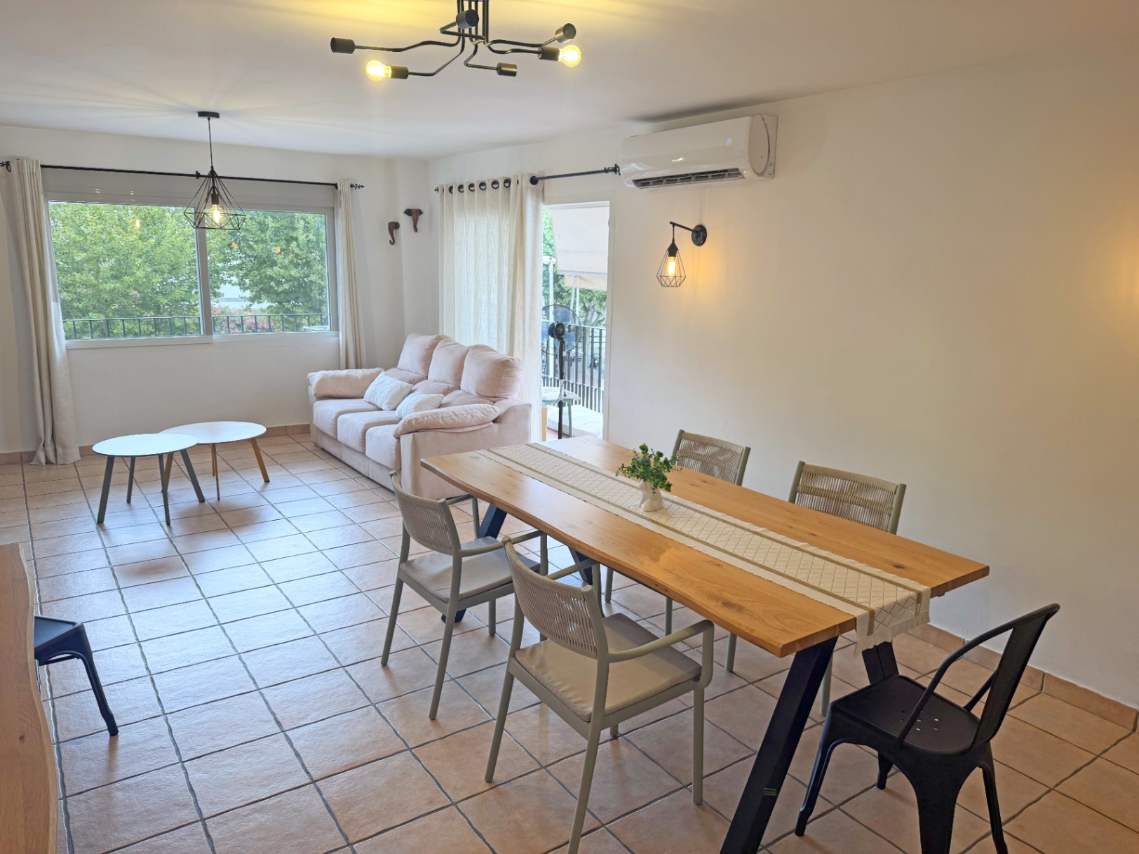 4901 - 3-bedroom apartment very close to the sought-after Arenal beach in Jávea.