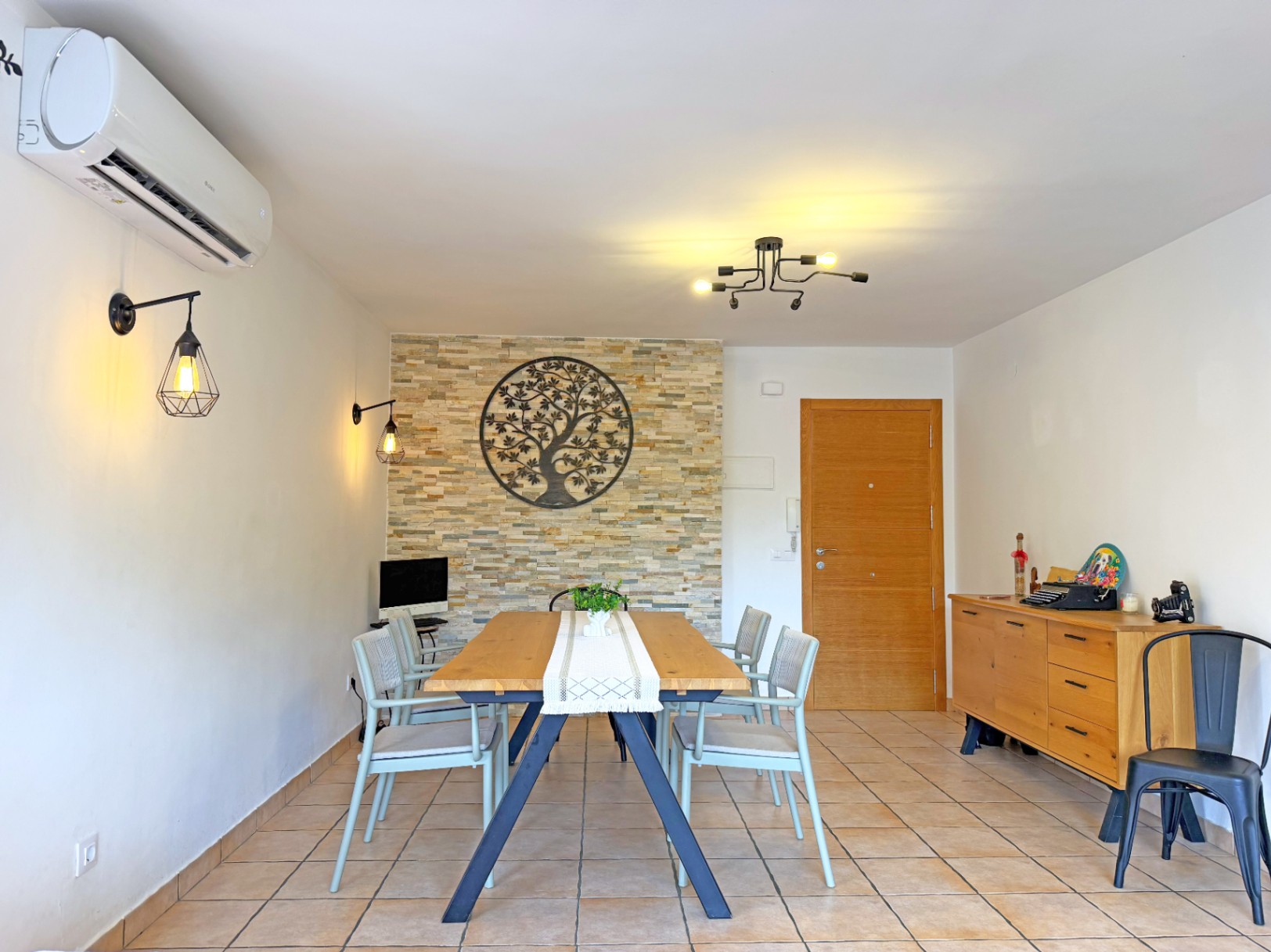 4901 - 3-bedroom apartment very close to the sought-after Arenal beach in Jávea.