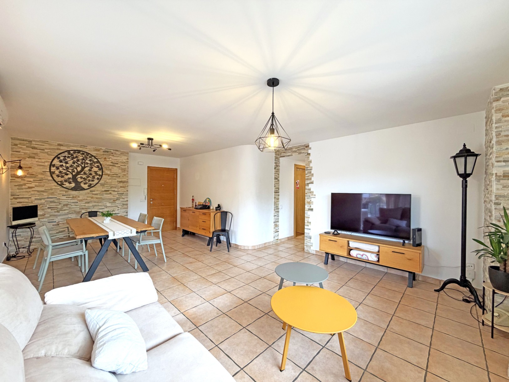 4901 - 3-bedroom apartment very close to the sought-after Arenal beach in Jávea.