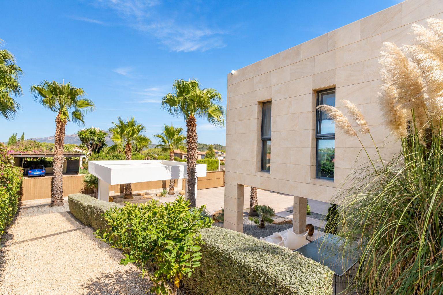 Villa de lujo en venta en Javea con 2 piscinas, vistas al montgo y buena orientación - Imagen 5
