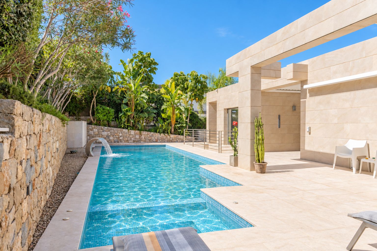 Villa de lujo en venta en Javea con 2 piscinas, vistas al montgo y buena orientación - Imagen 6
